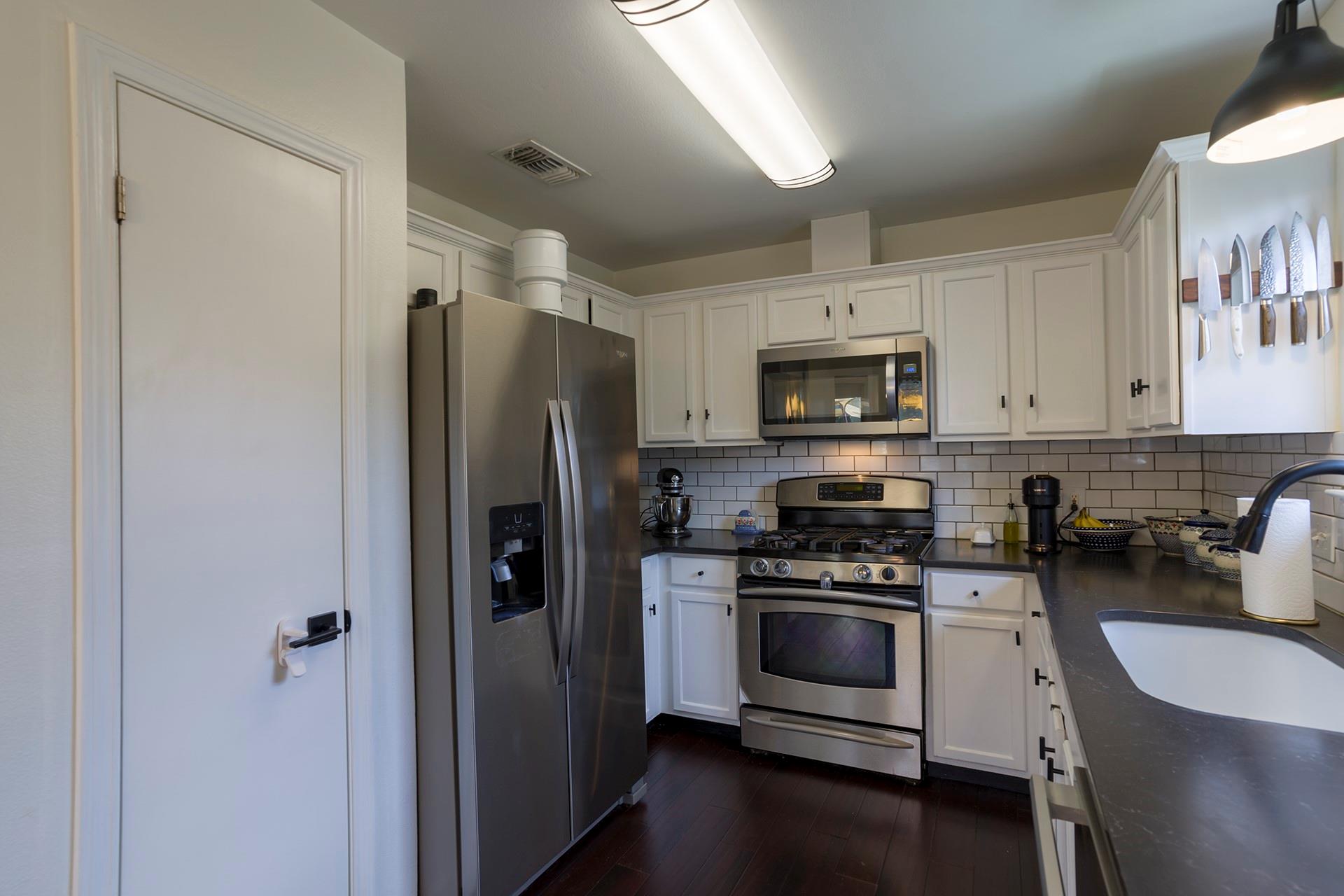 906 Iris Dr, Georgetown, TX 78626