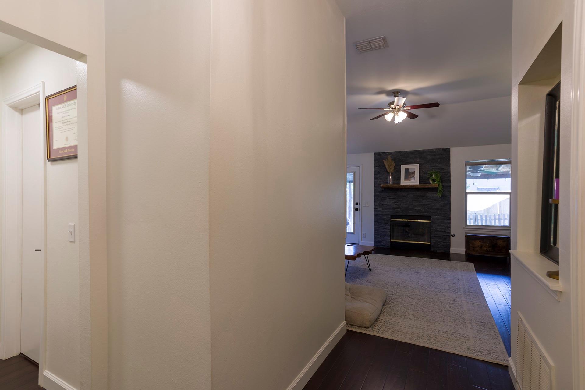 906 Iris Dr, Georgetown, TX 78626