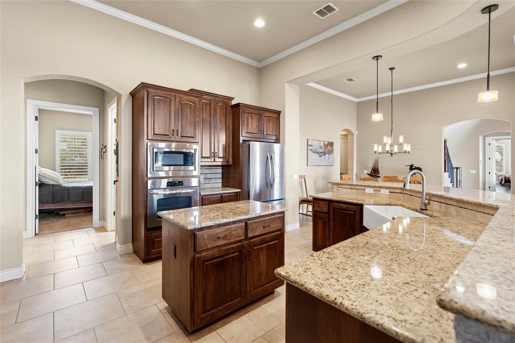 1073 Las Brisas Dr, Canyon Lake, TX 78133