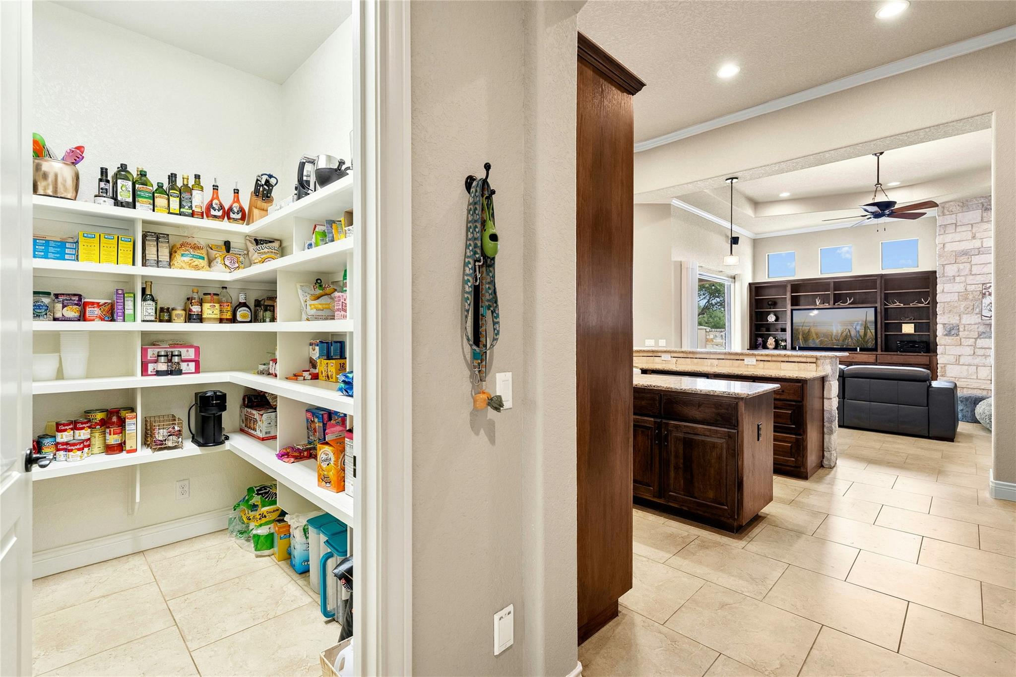 1073 Las Brisas Dr, Canyon Lake, TX 78133