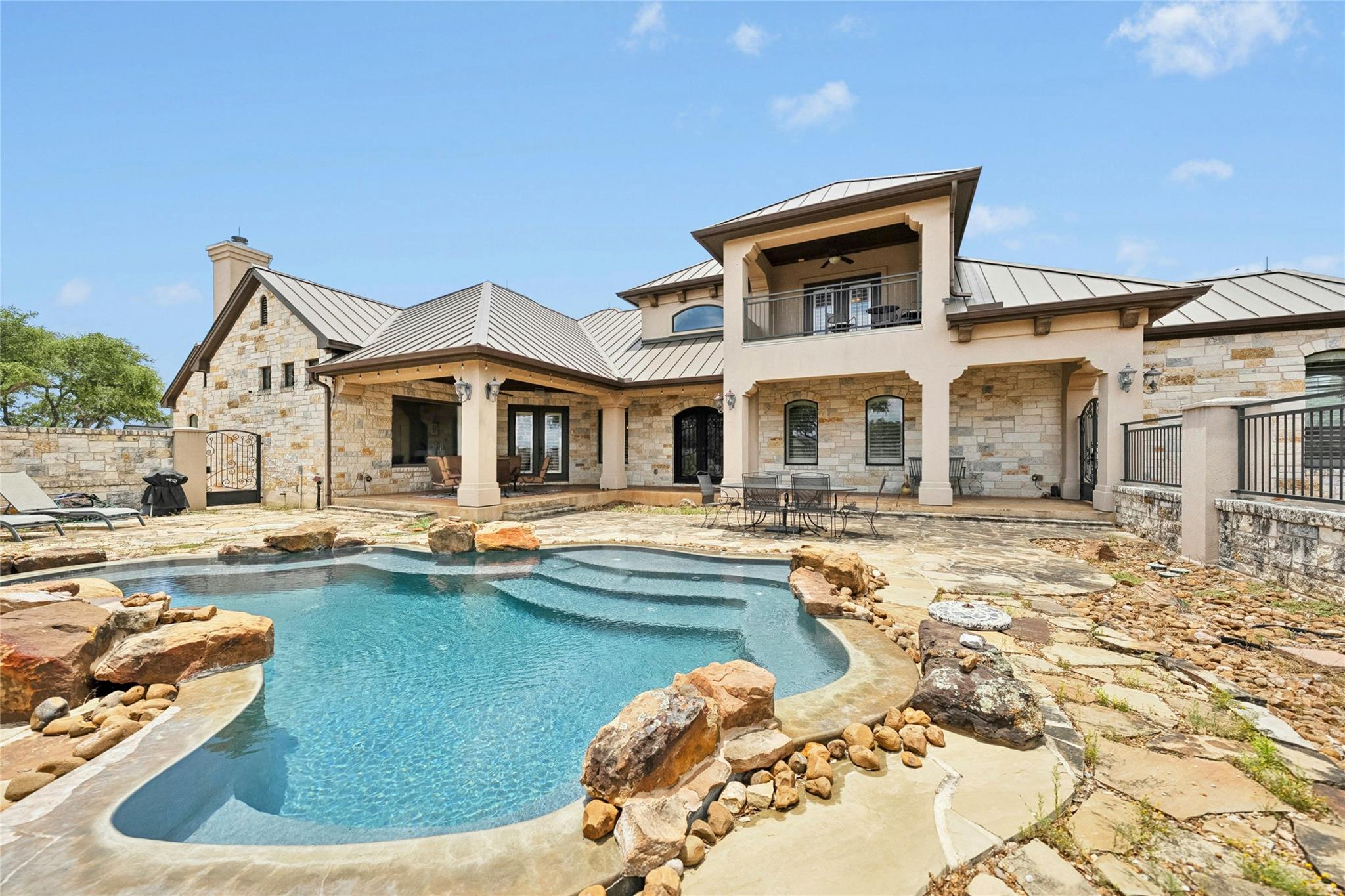 1073 Las Brisas Dr, Canyon Lake, TX 78133