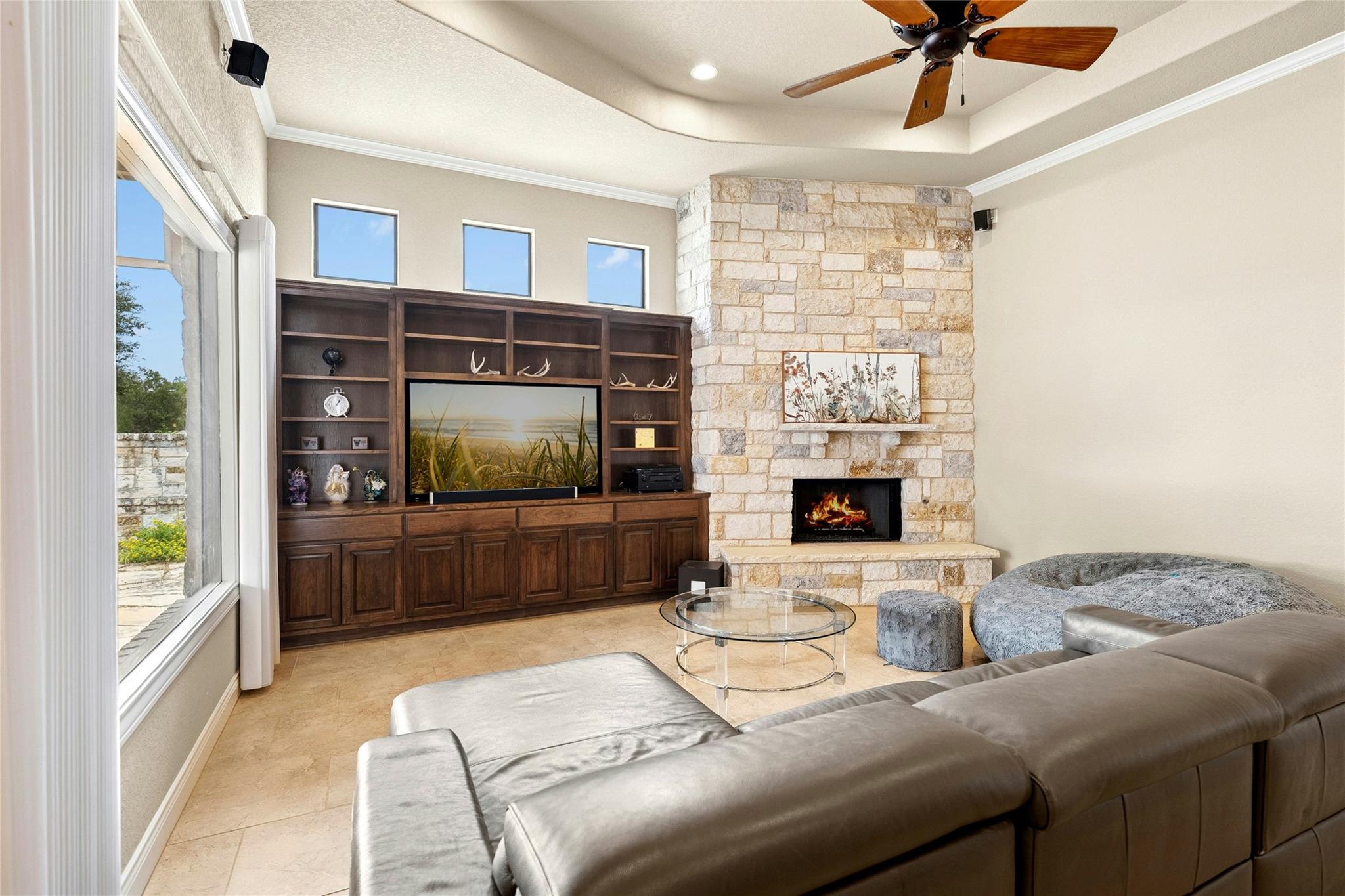 1073 Las Brisas Dr, Canyon Lake, TX 78133