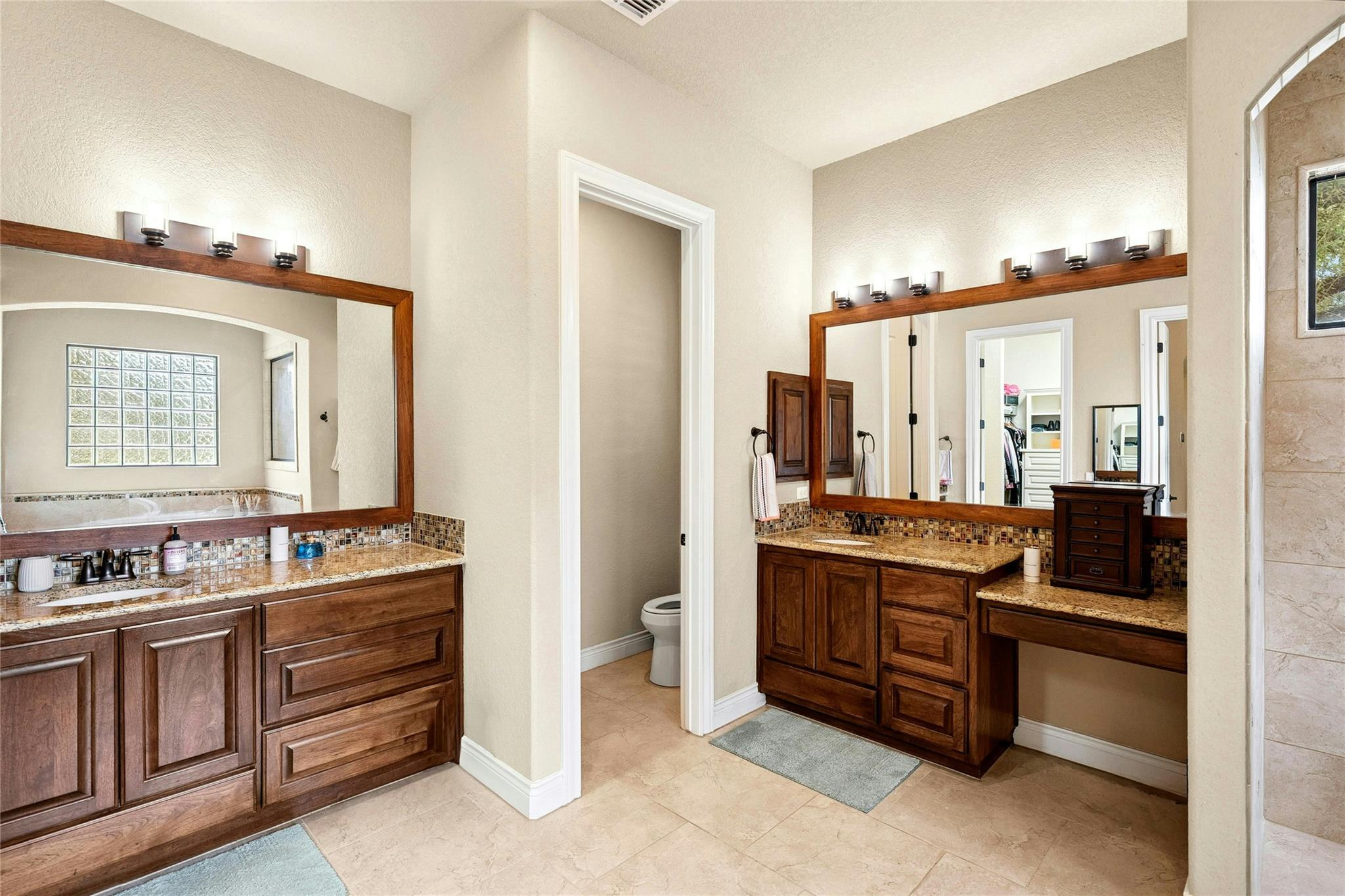 1073 Las Brisas Dr, Canyon Lake, TX 78133