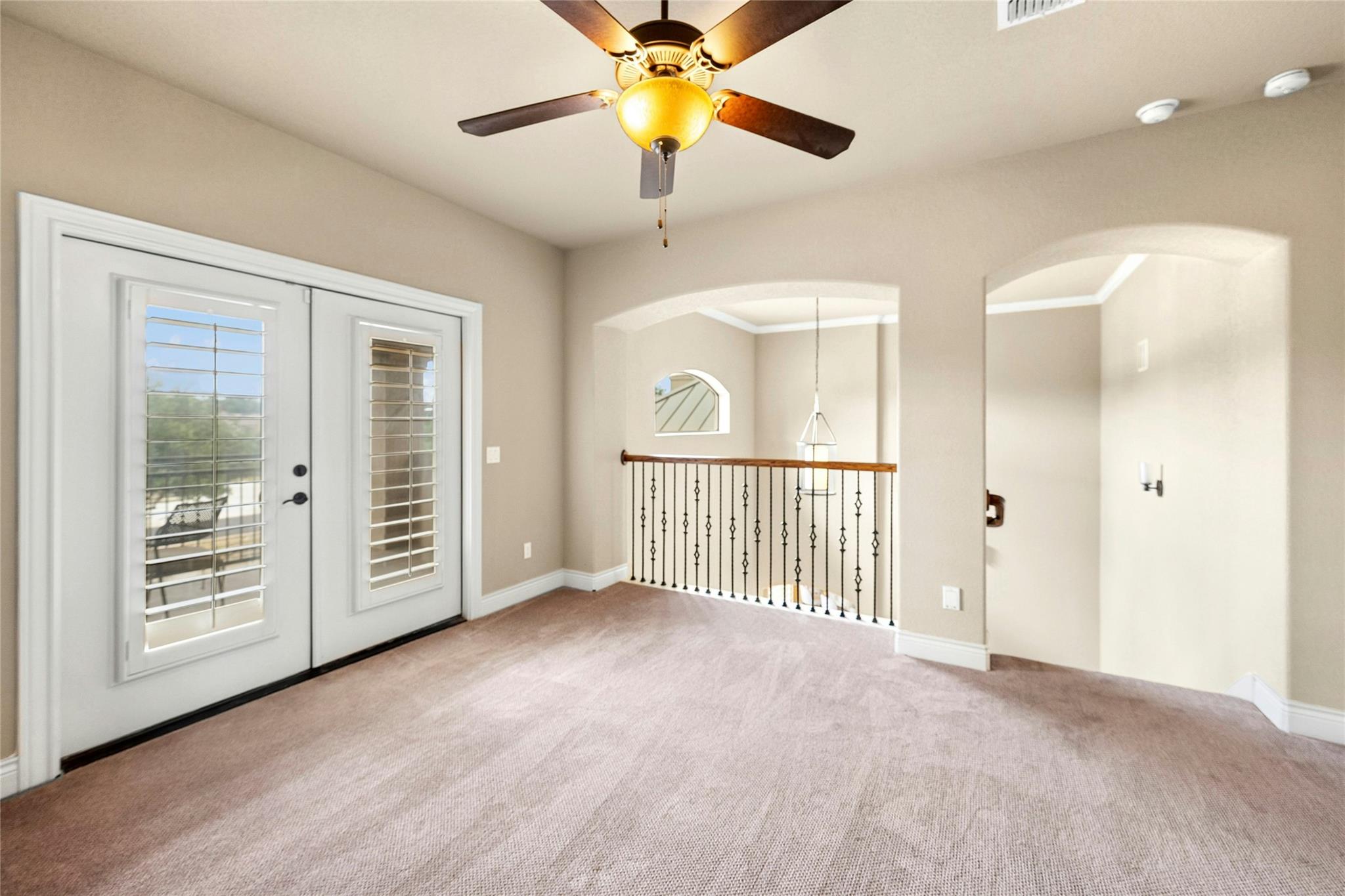 1073 Las Brisas Dr, Canyon Lake, TX 78133