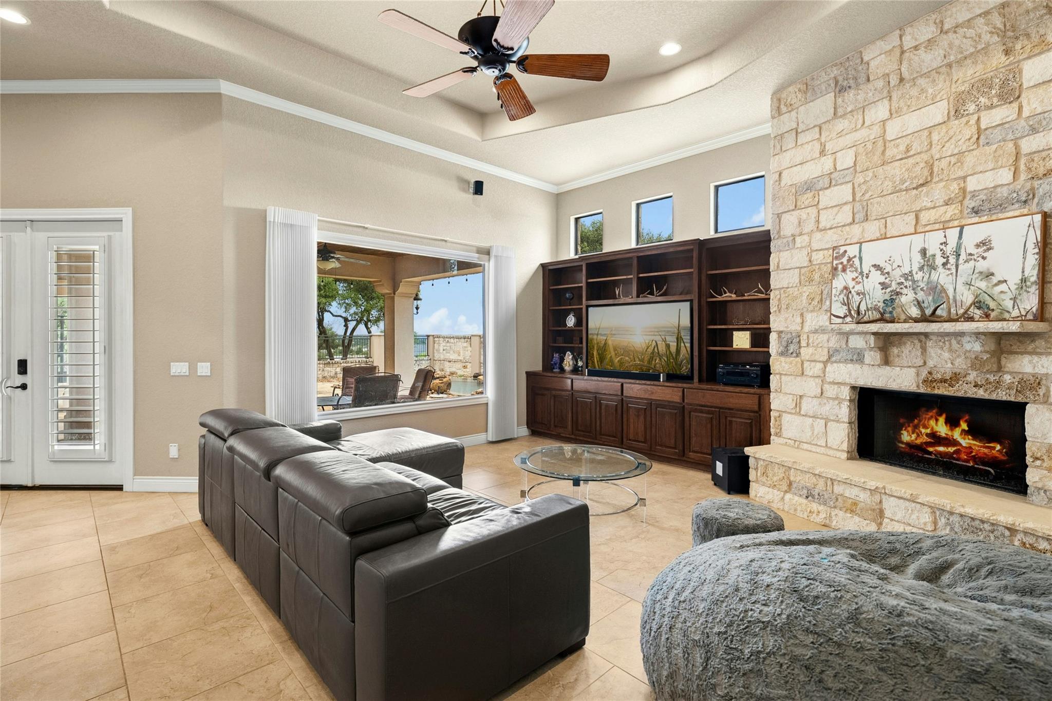 1073 Las Brisas Dr, Canyon Lake, TX 78133
