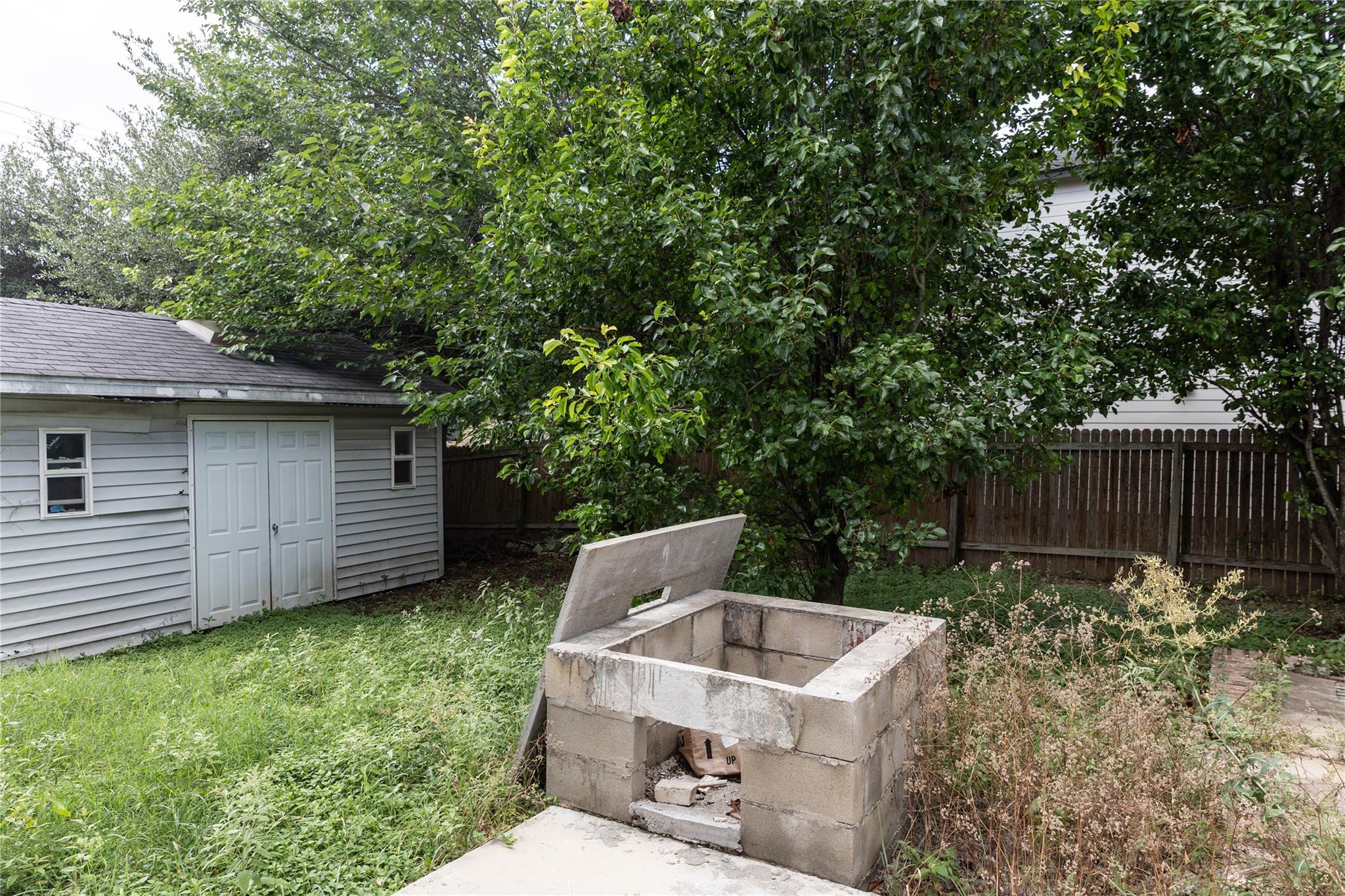 179 Lexington Rd, Kyle, TX 78640