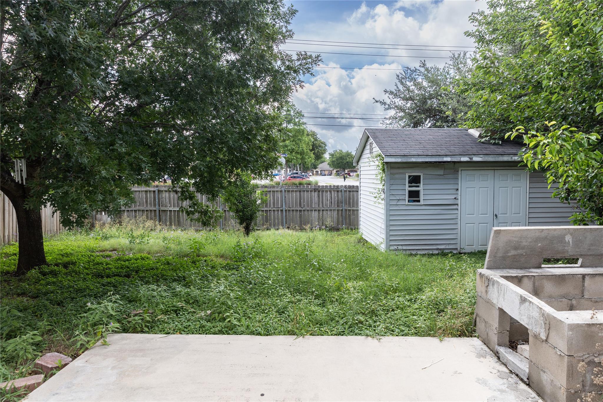 179 Lexington Rd, Kyle, TX 78640