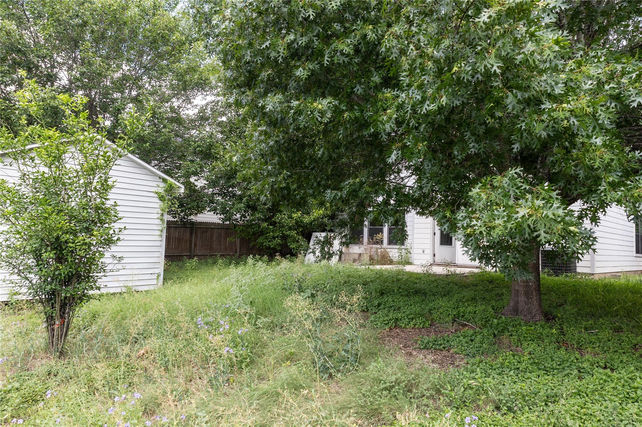 179 Lexington Rd, Kyle, TX 78640