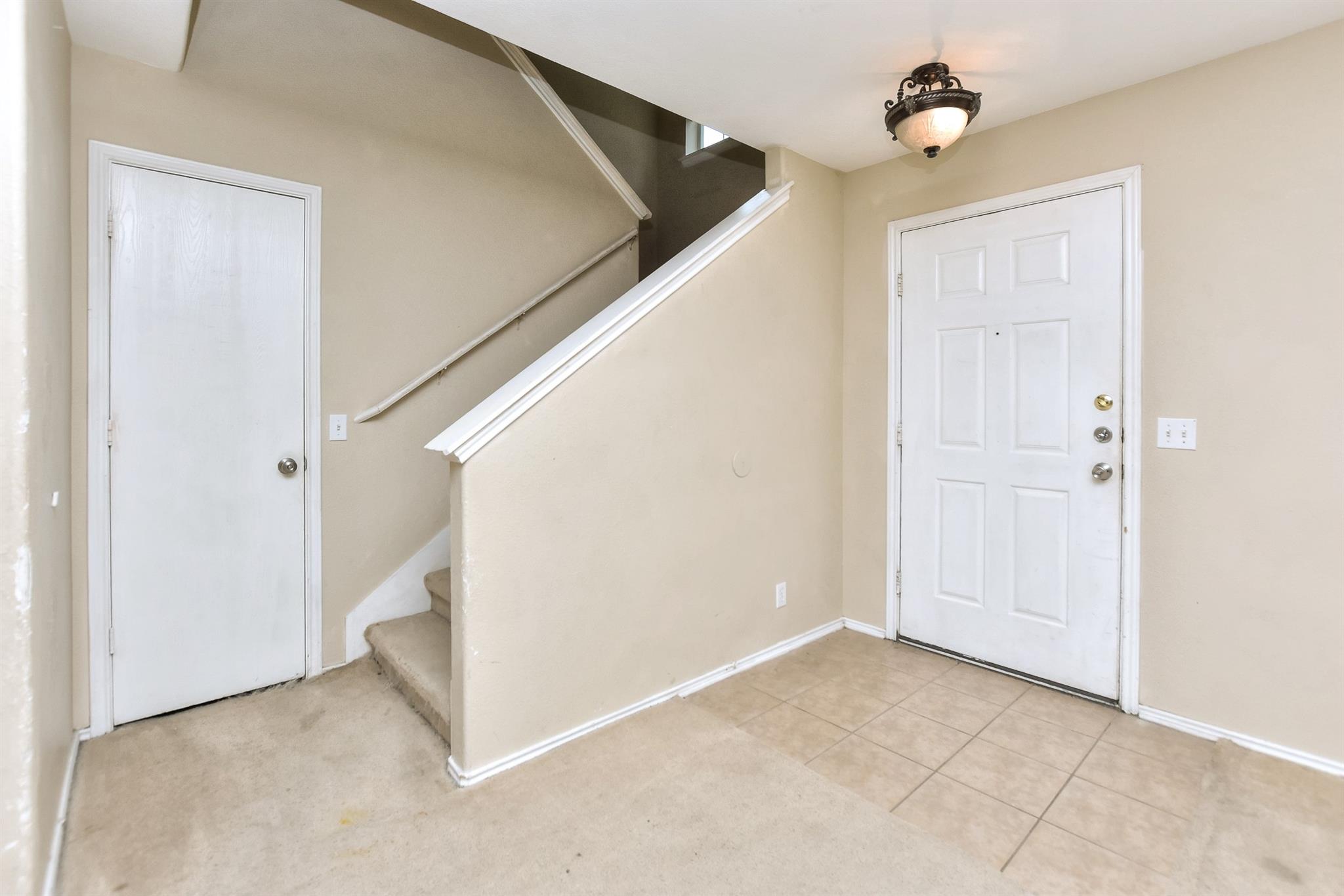 125 Holland St, Hutto, TX 78634