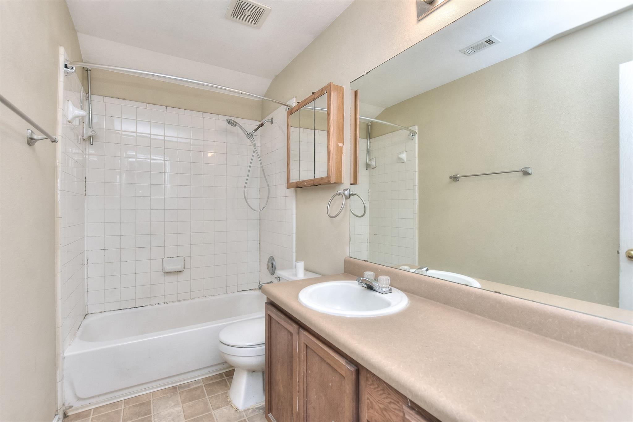 125 Holland St, Hutto, TX 78634