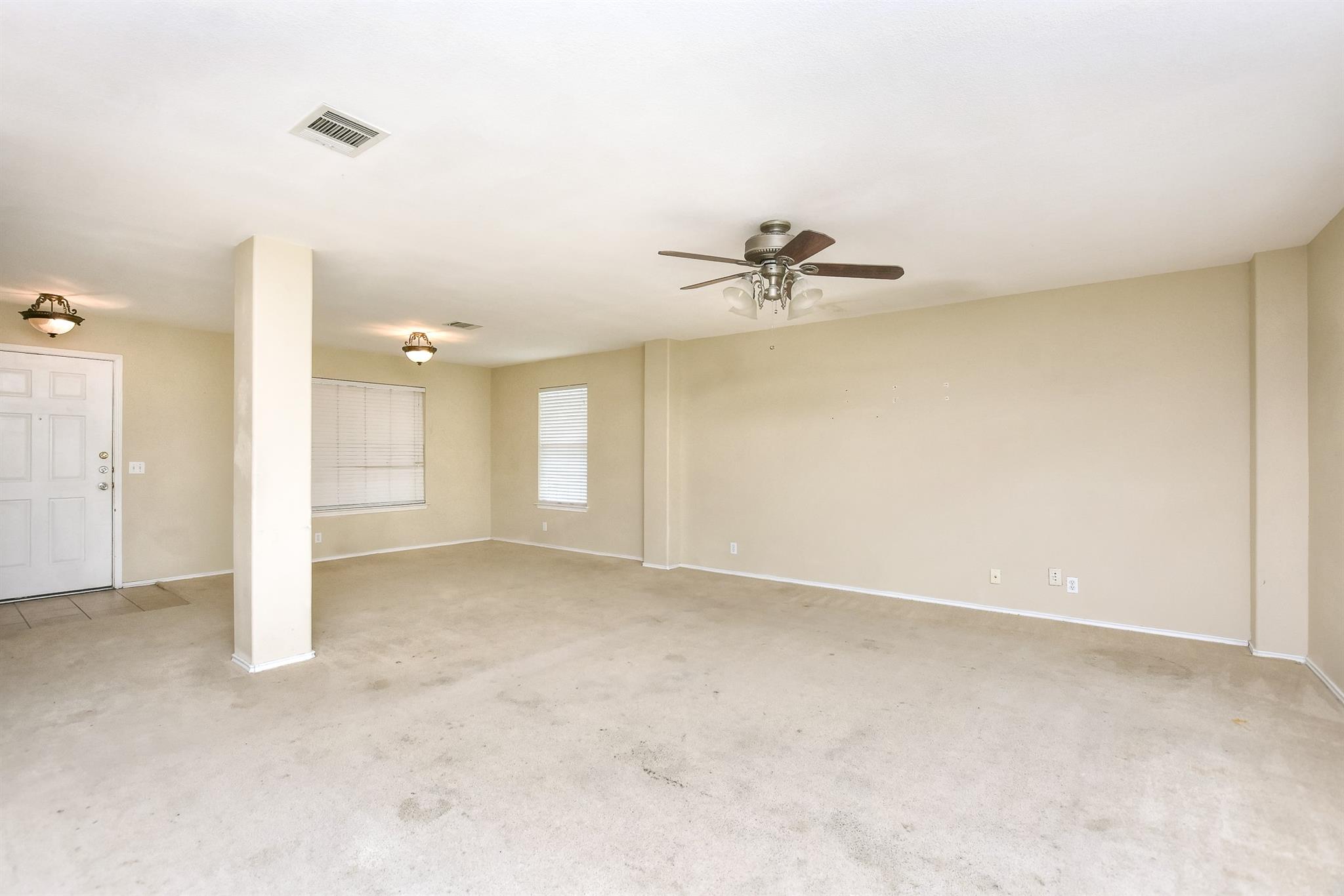 125 Holland St, Hutto, TX 78634