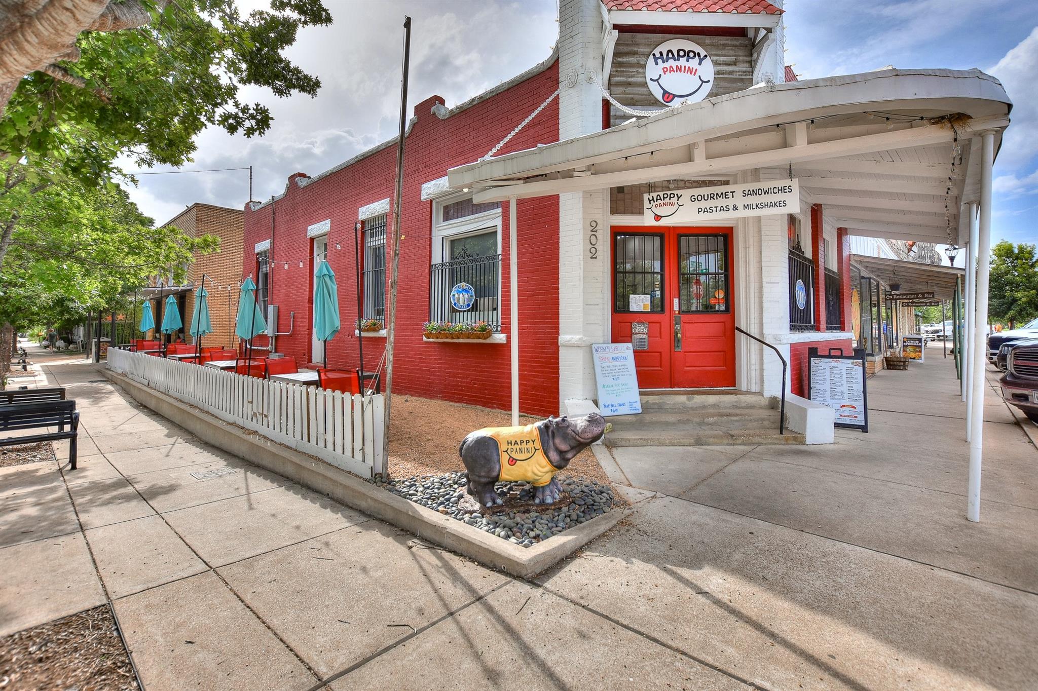 125 Holland St, Hutto, TX 78634