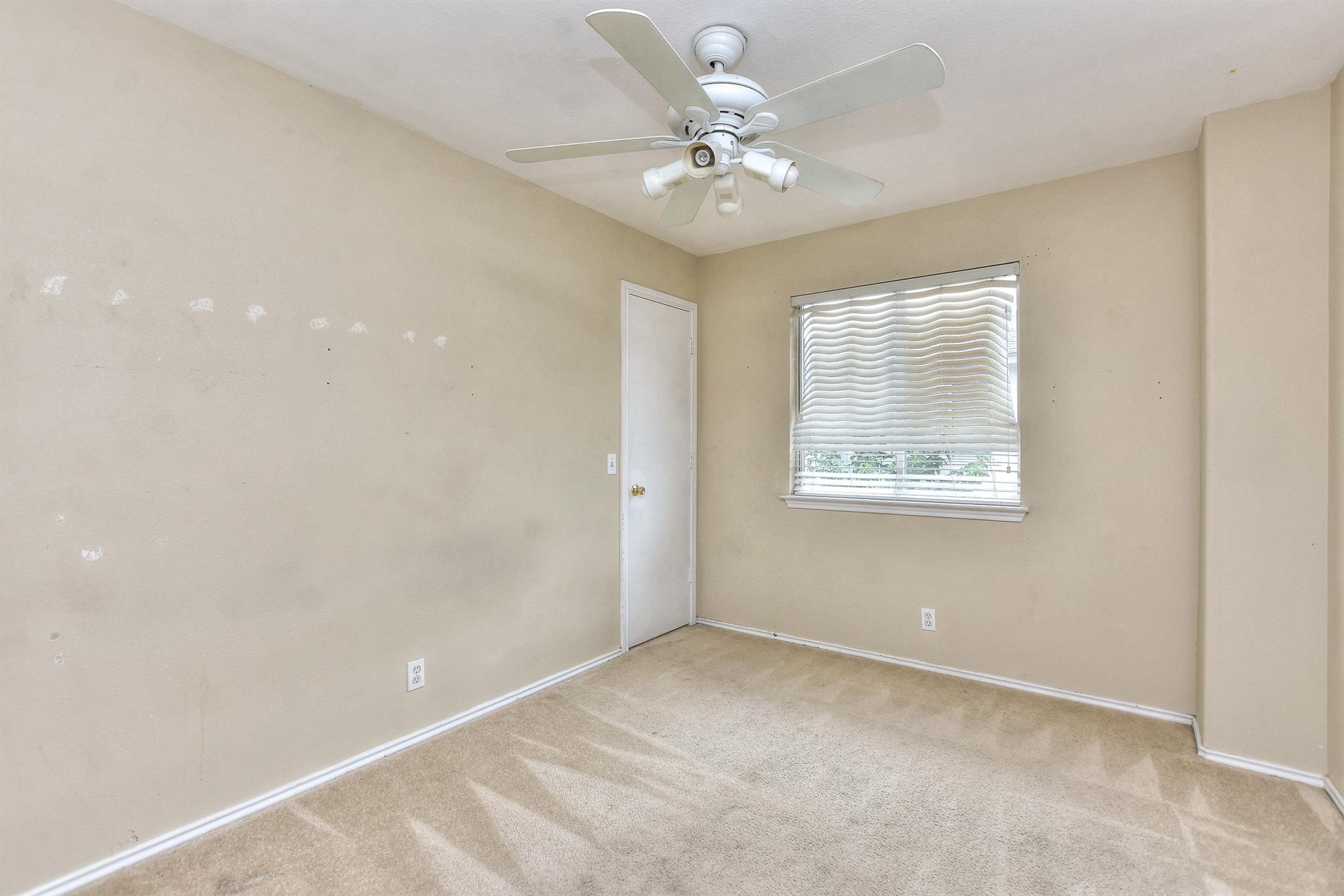 125 Holland St, Hutto, TX 78634