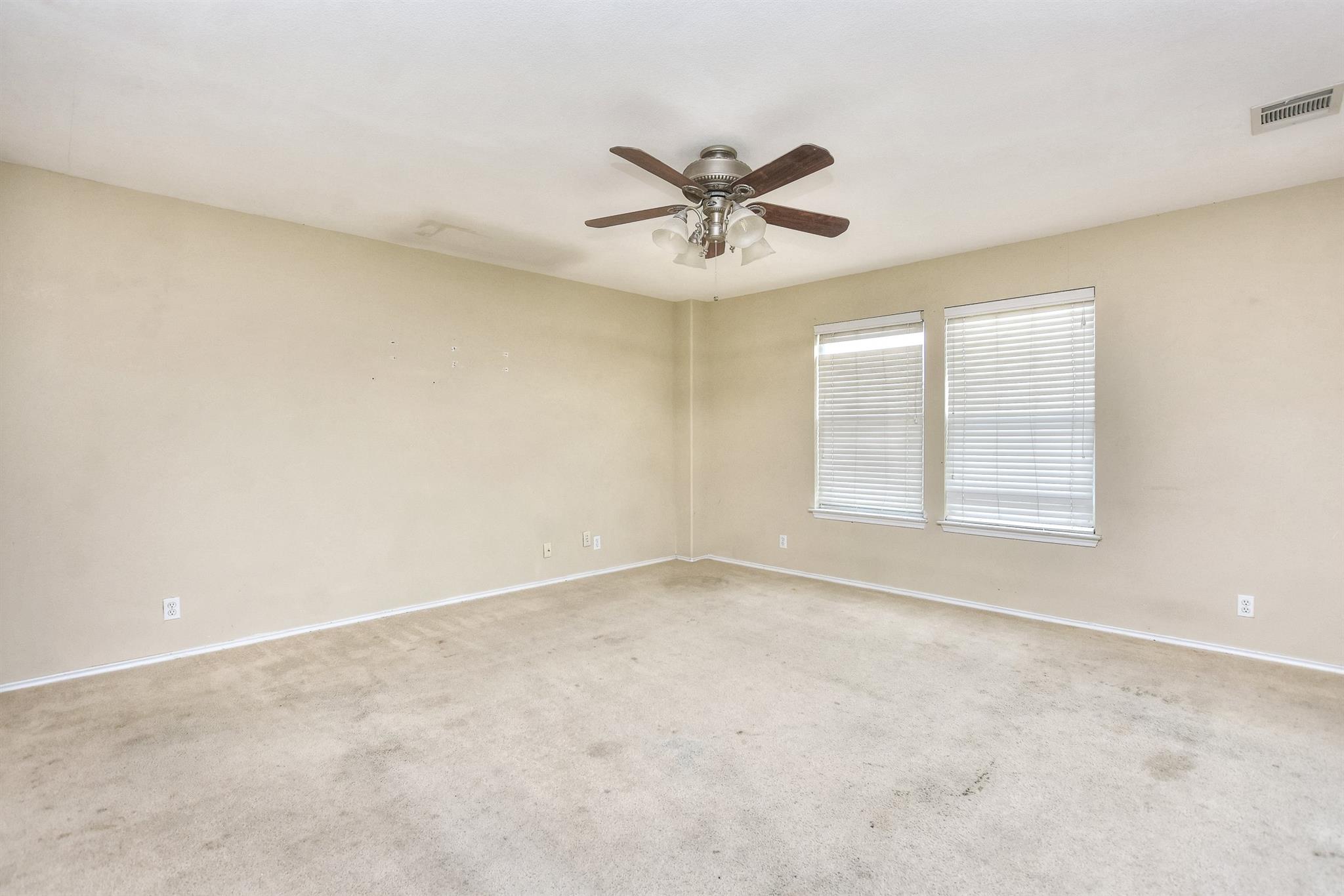 125 Holland St, Hutto, TX 78634
