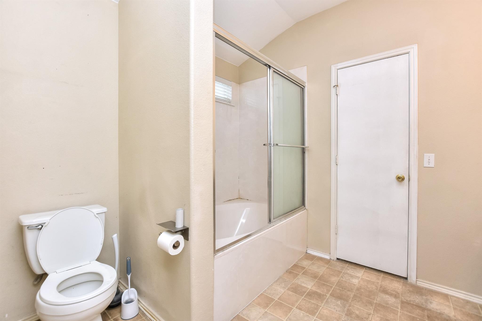 125 Holland St, Hutto, TX 78634