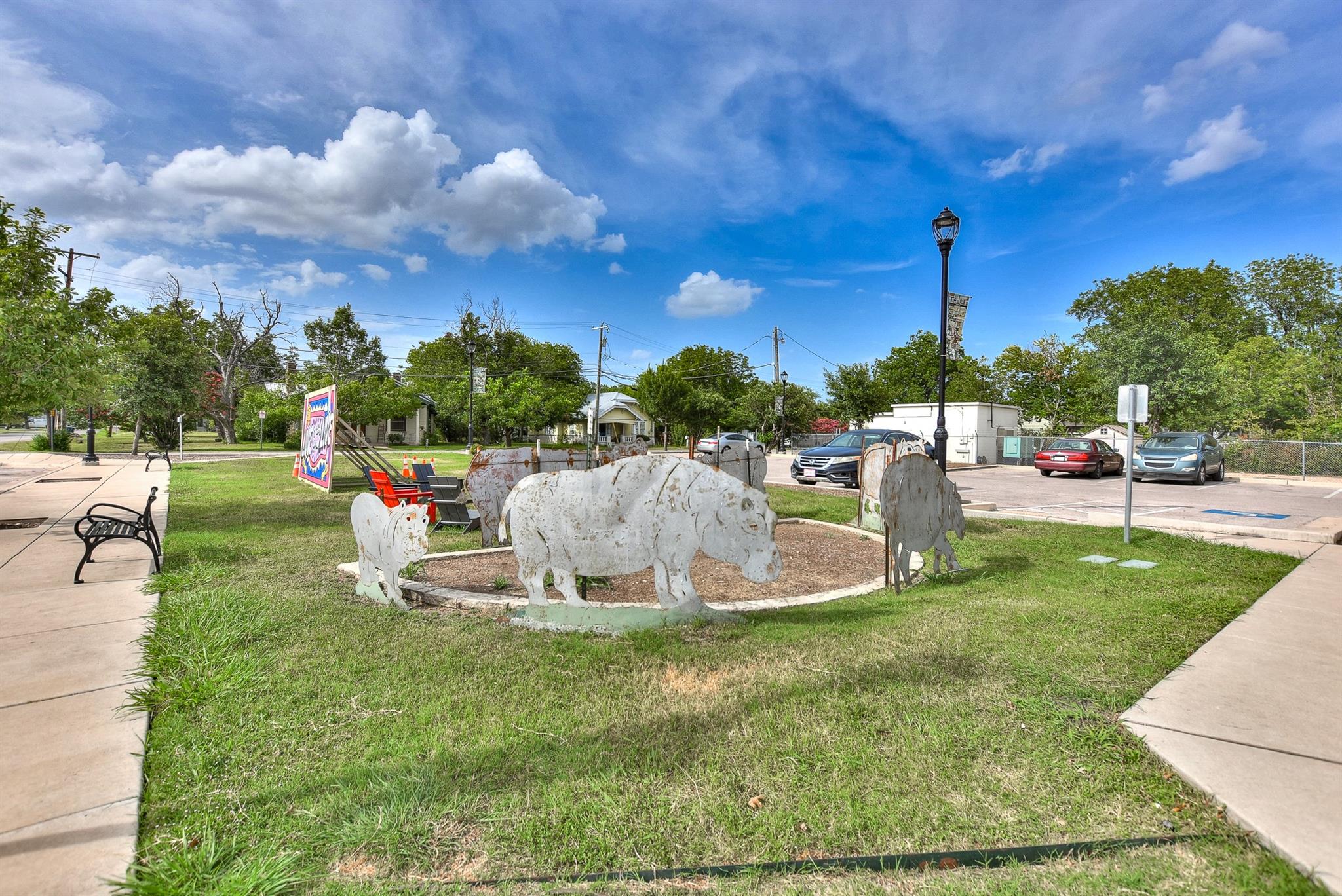 125 Holland St, Hutto, TX 78634