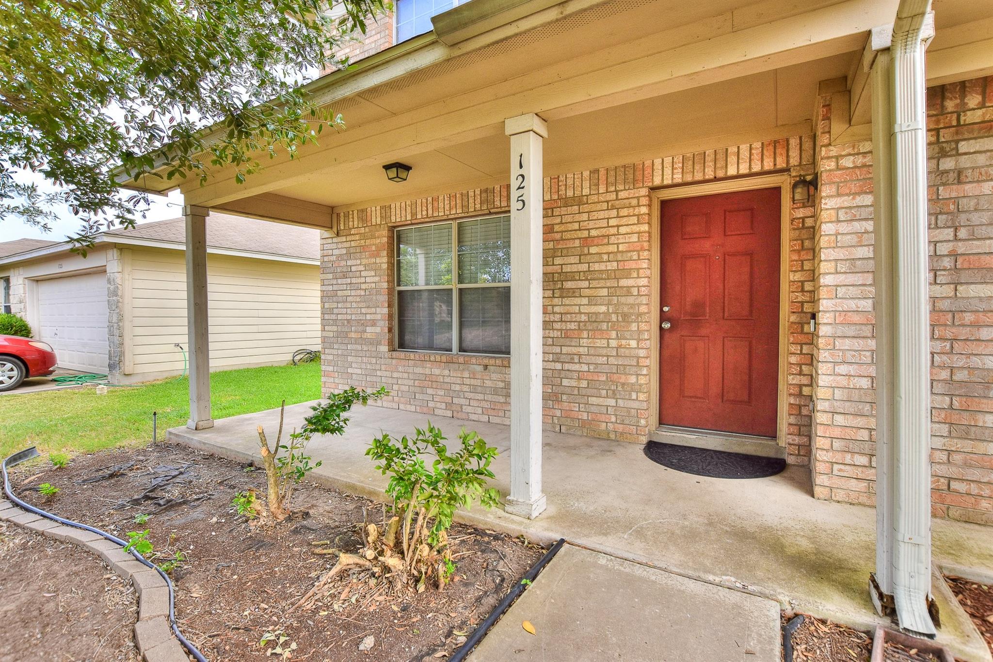 125 Holland St, Hutto, TX 78634