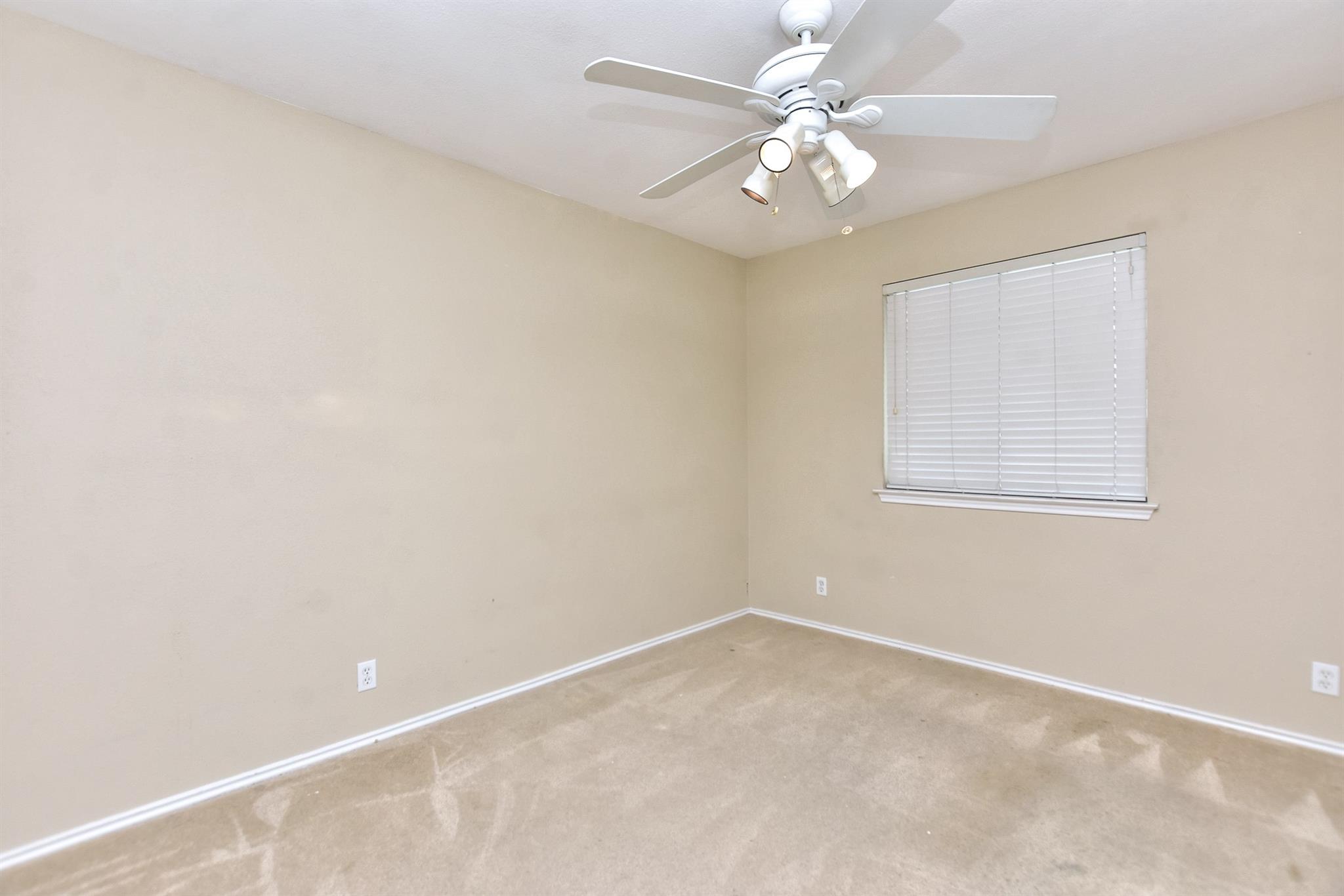 125 Holland St, Hutto, TX 78634