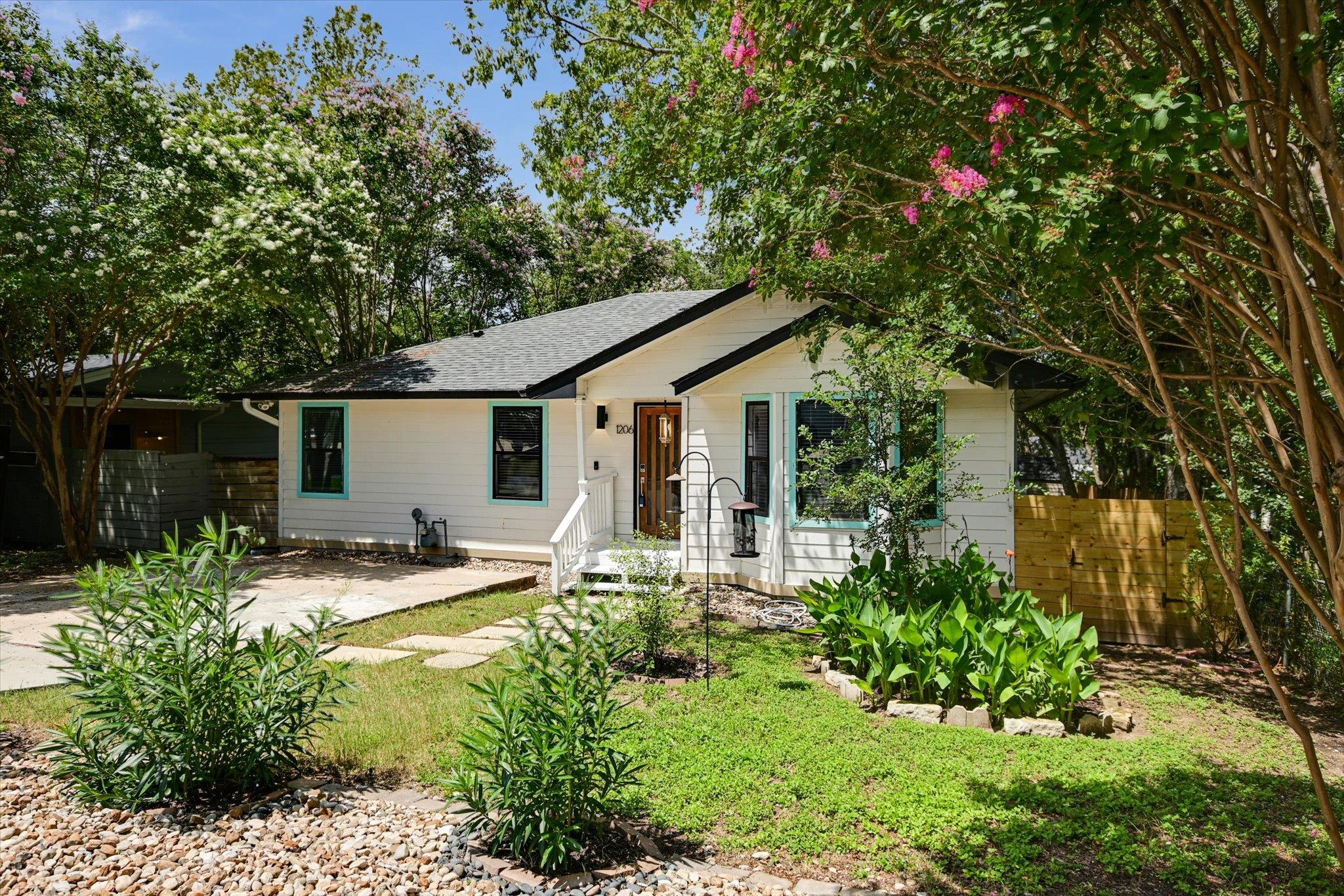 1206 Eleanor St, Austin, TX 78721