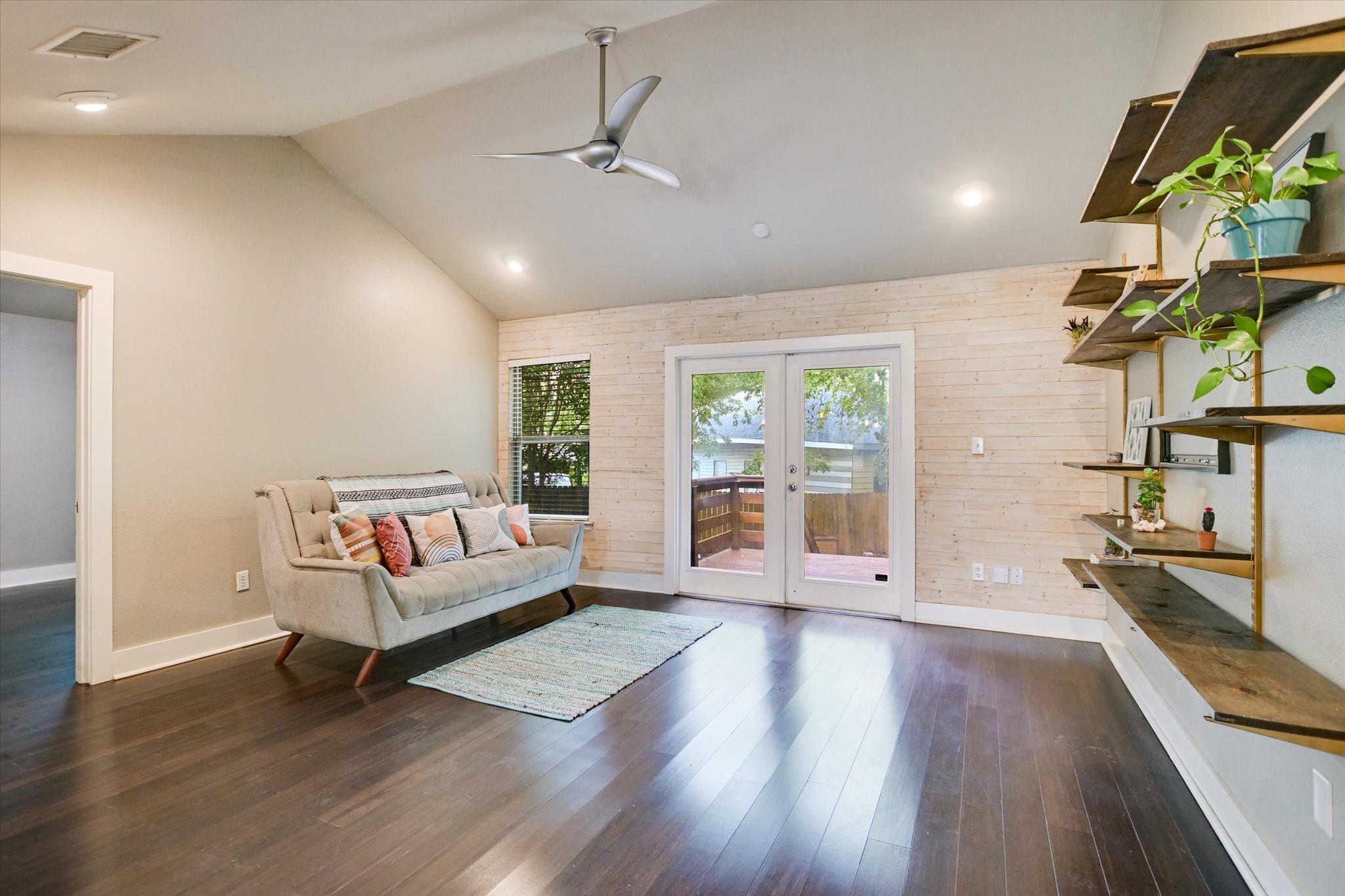 1206 Eleanor St, Austin, TX 78721
