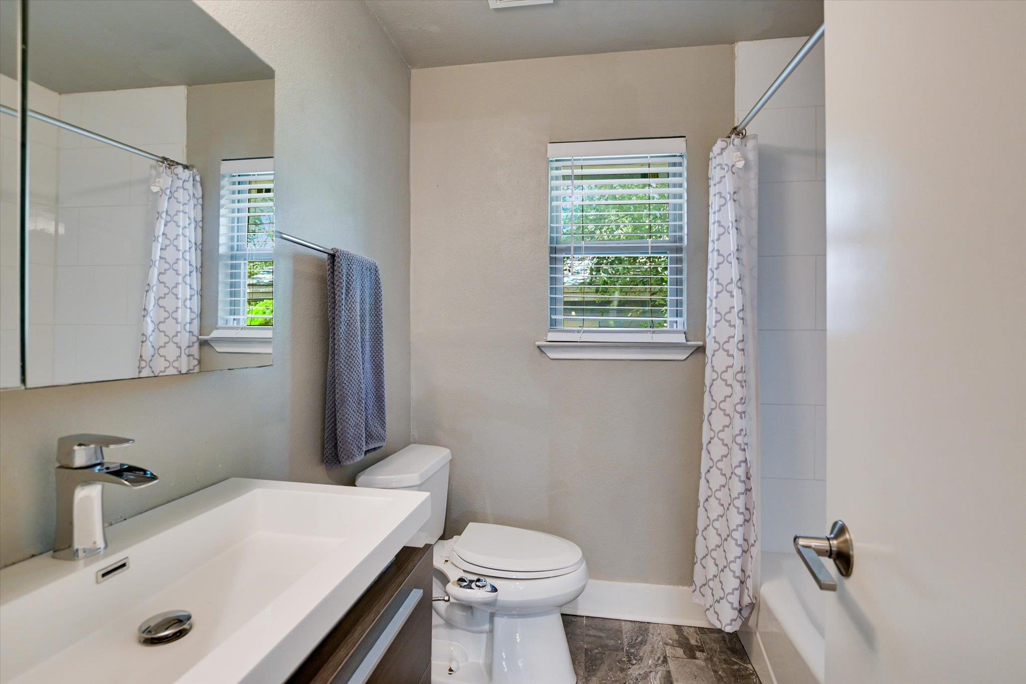 1206 Eleanor St, Austin, TX 78721