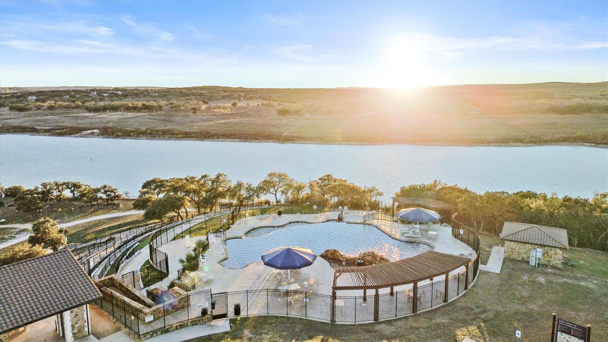 8515 Pine Muhly Dr, Lago Vista, TX 78645