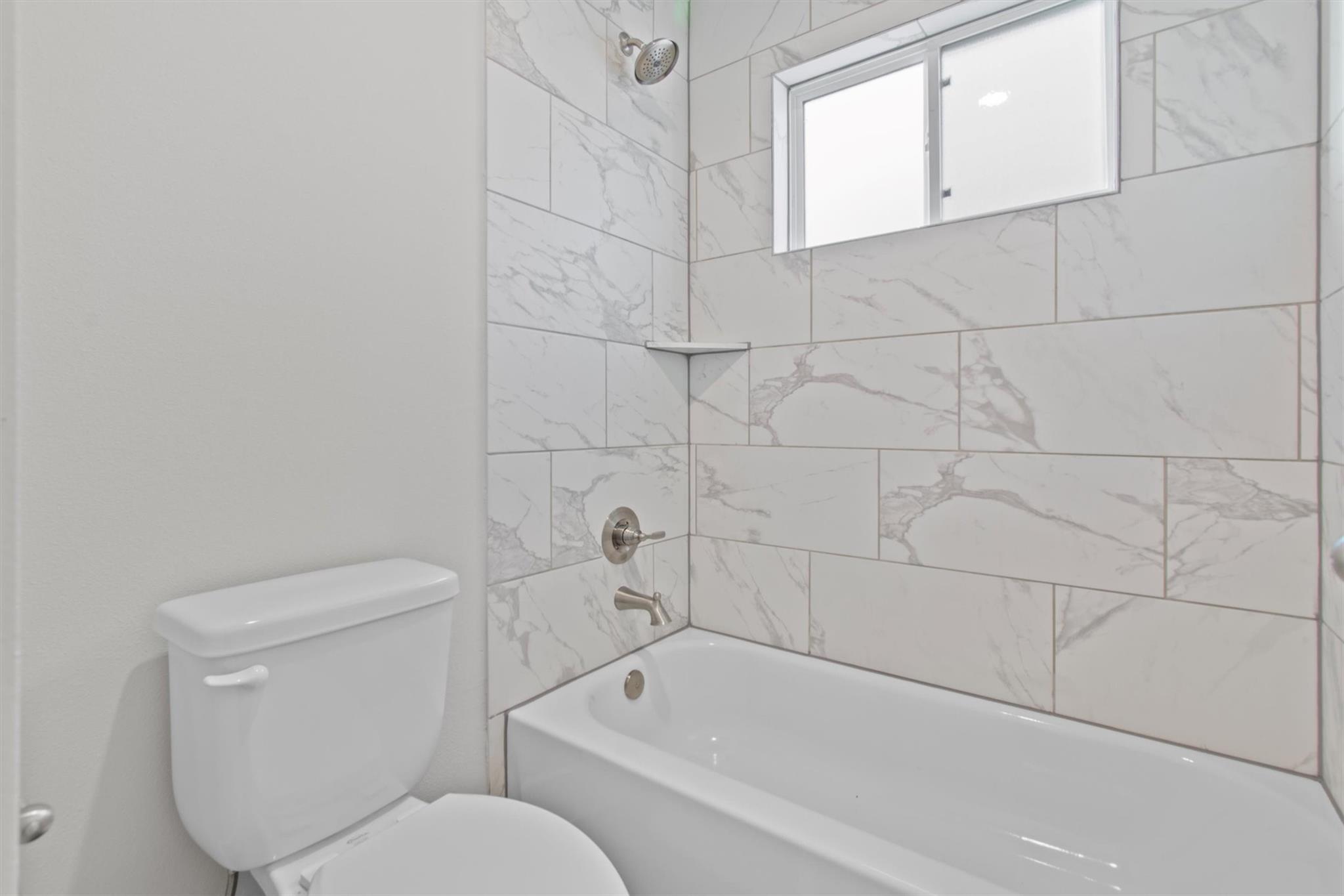 8515 Pine Muhly Dr, Lago Vista, TX 78645