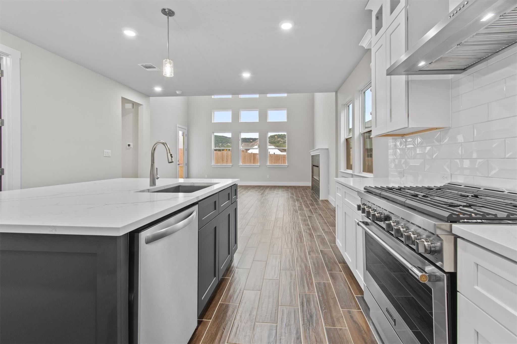 8515 Pine Muhly Dr, Lago Vista, TX 78645