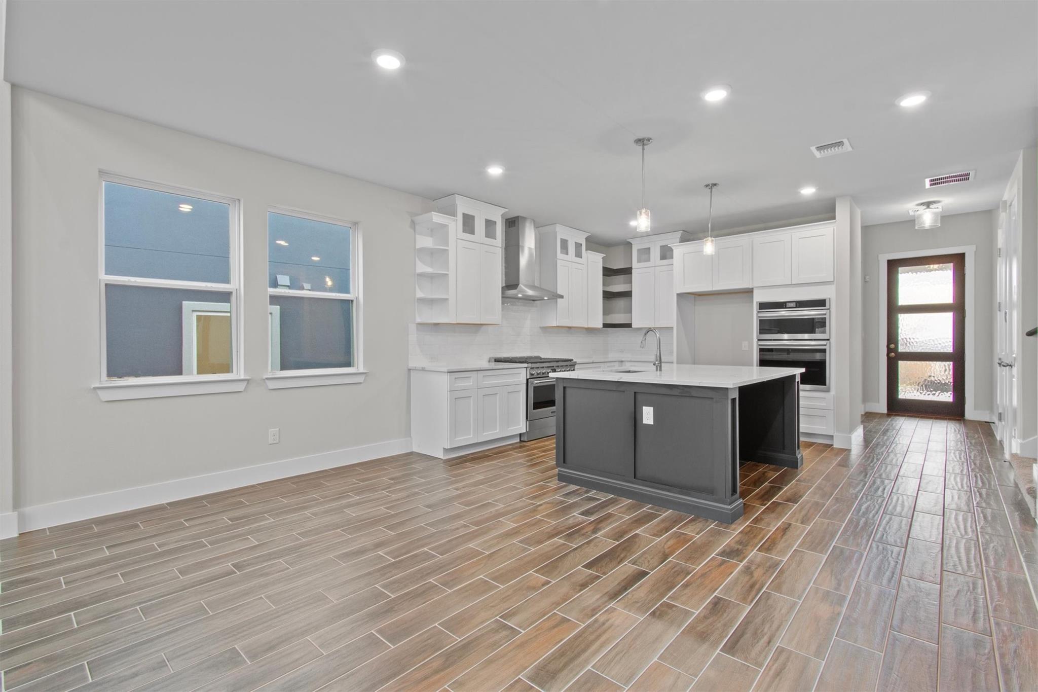 8515 Pine Muhly Dr, Lago Vista, TX 78645