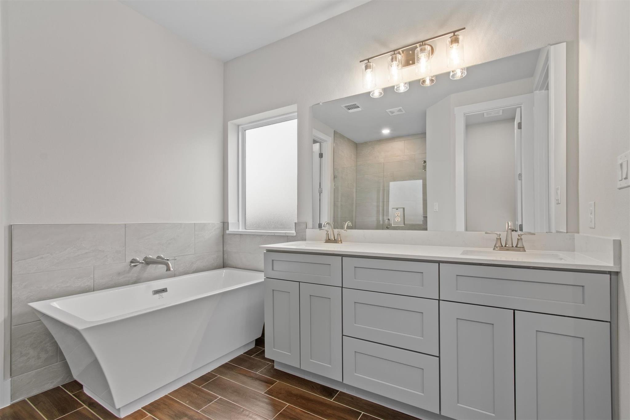8515 Pine Muhly Dr, Lago Vista, TX 78645