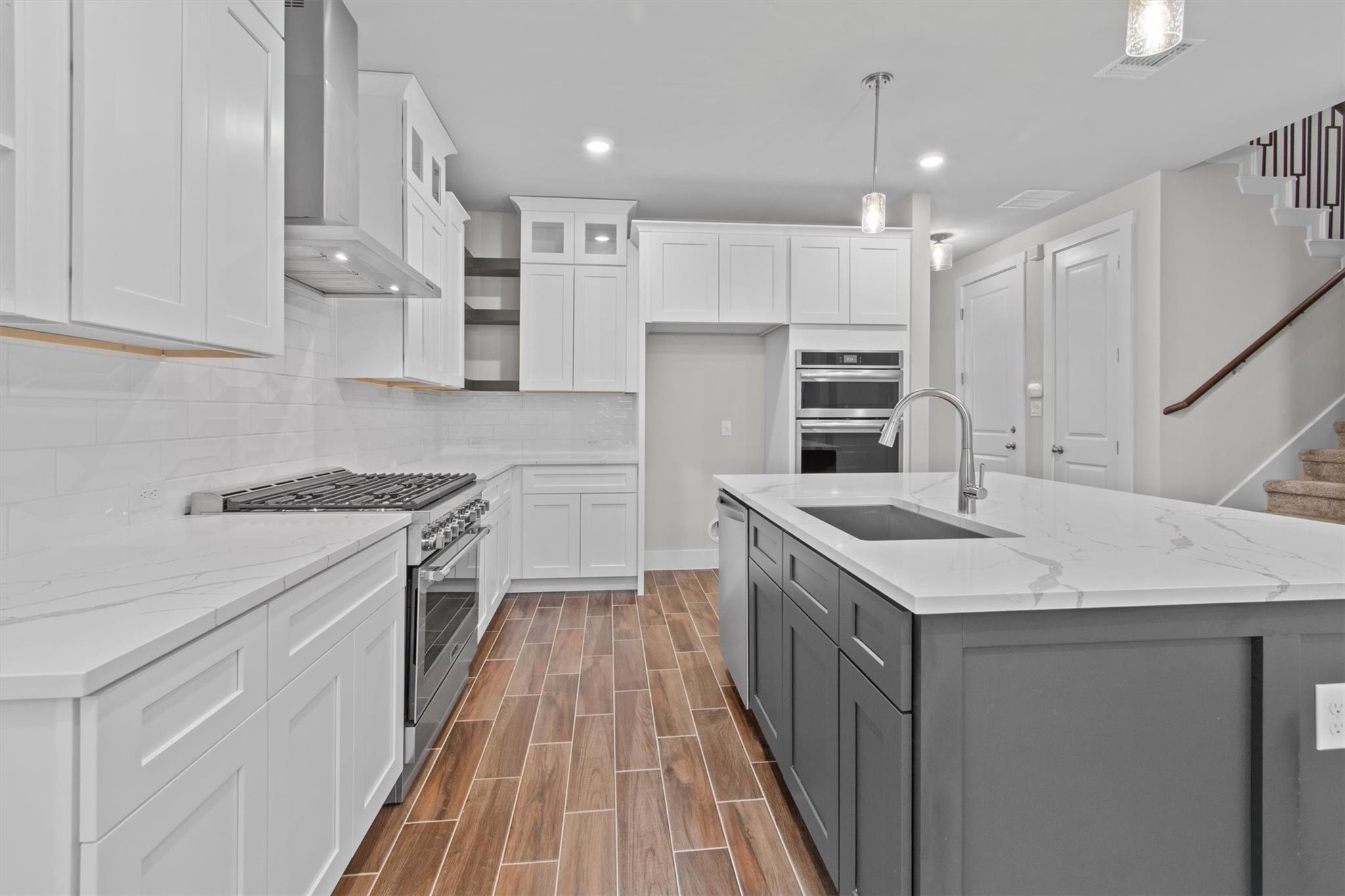 8515 Pine Muhly Dr, Lago Vista, TX 78645
