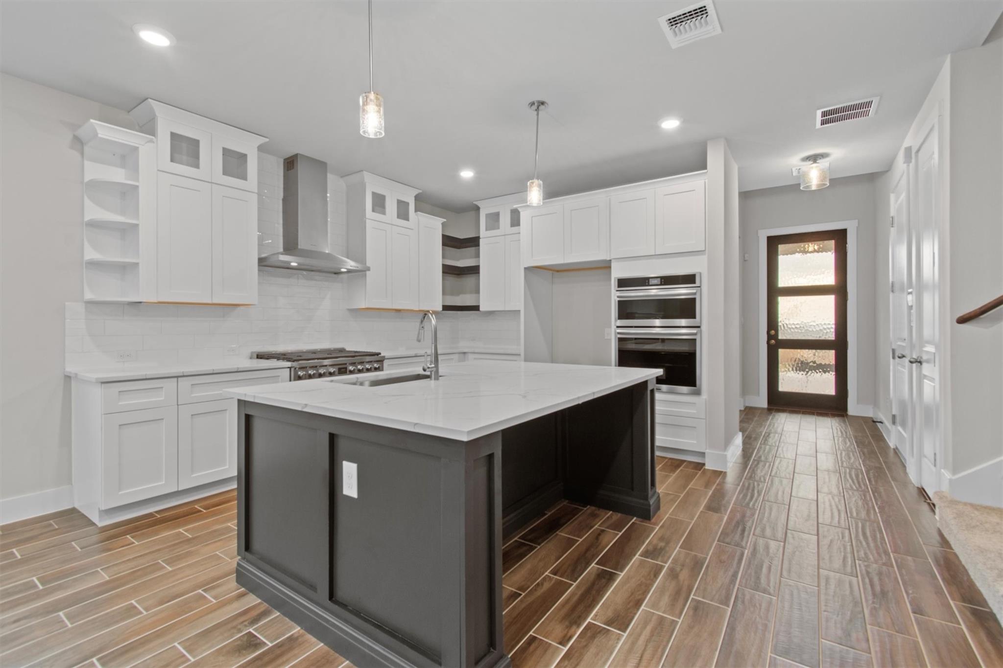 8515 Pine Muhly Dr, Lago Vista, TX 78645
