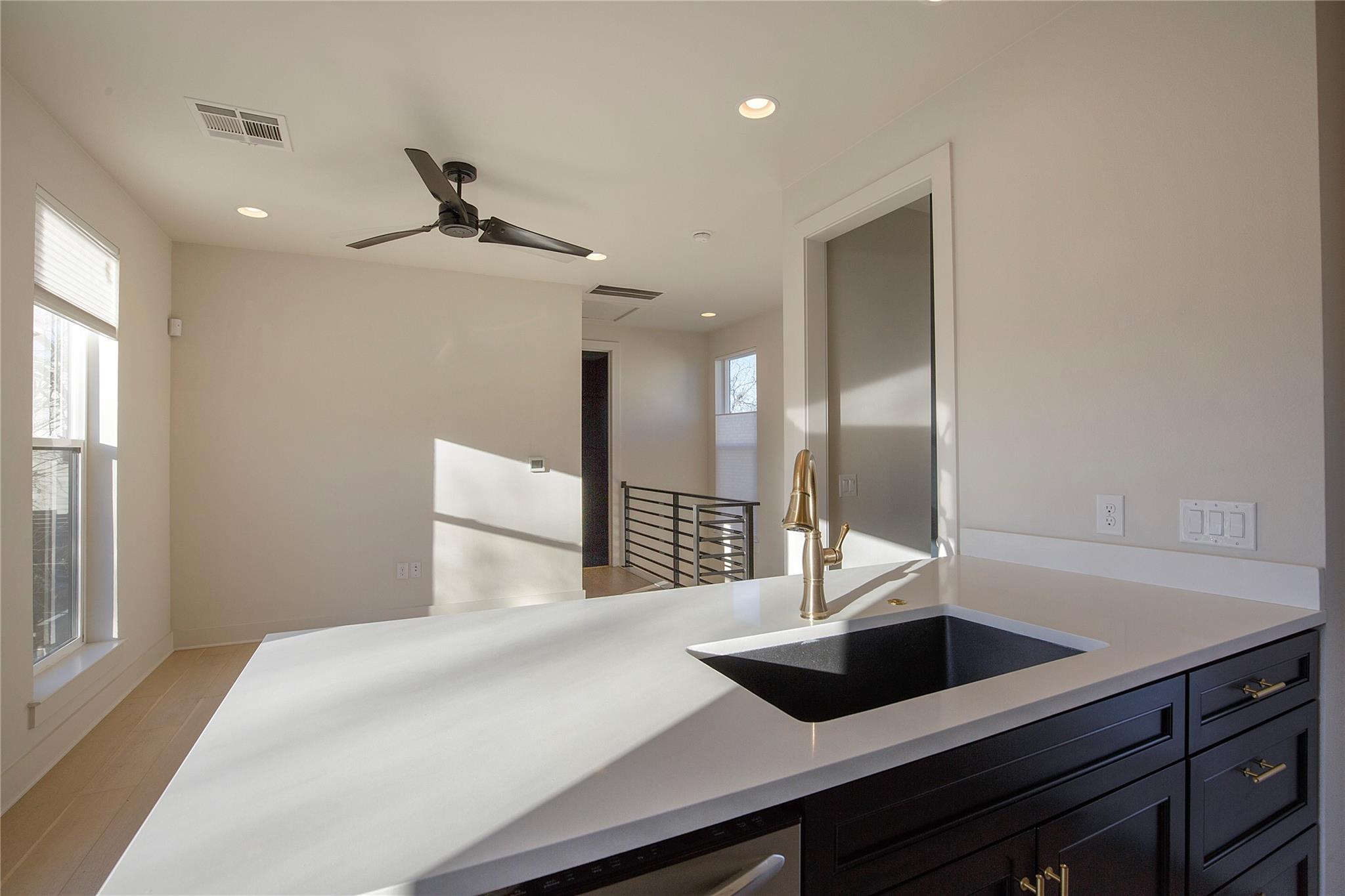 1708 Perez St # B, Austin, TX 78721