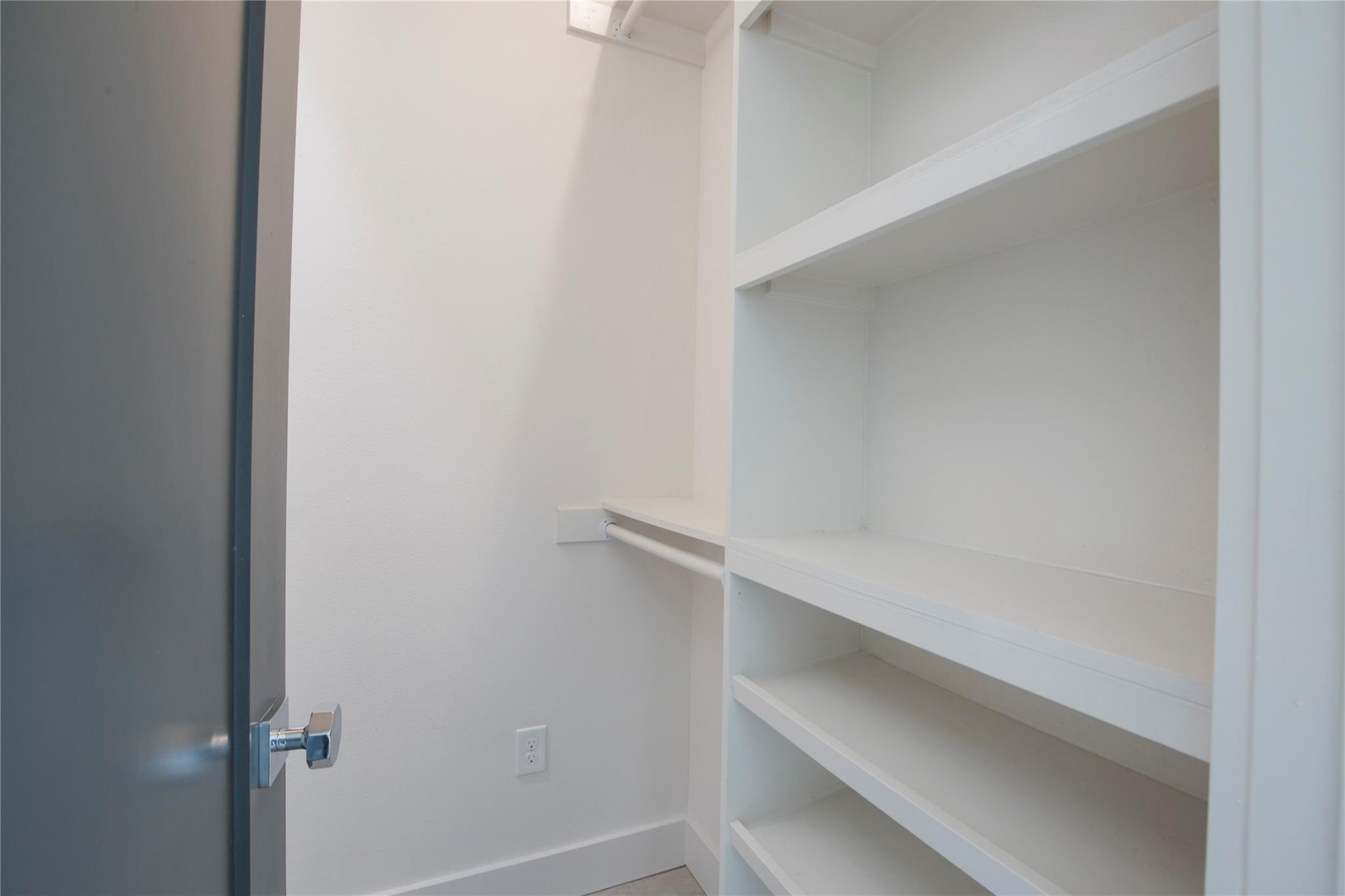 1708 Perez St # B, Austin, TX 78721