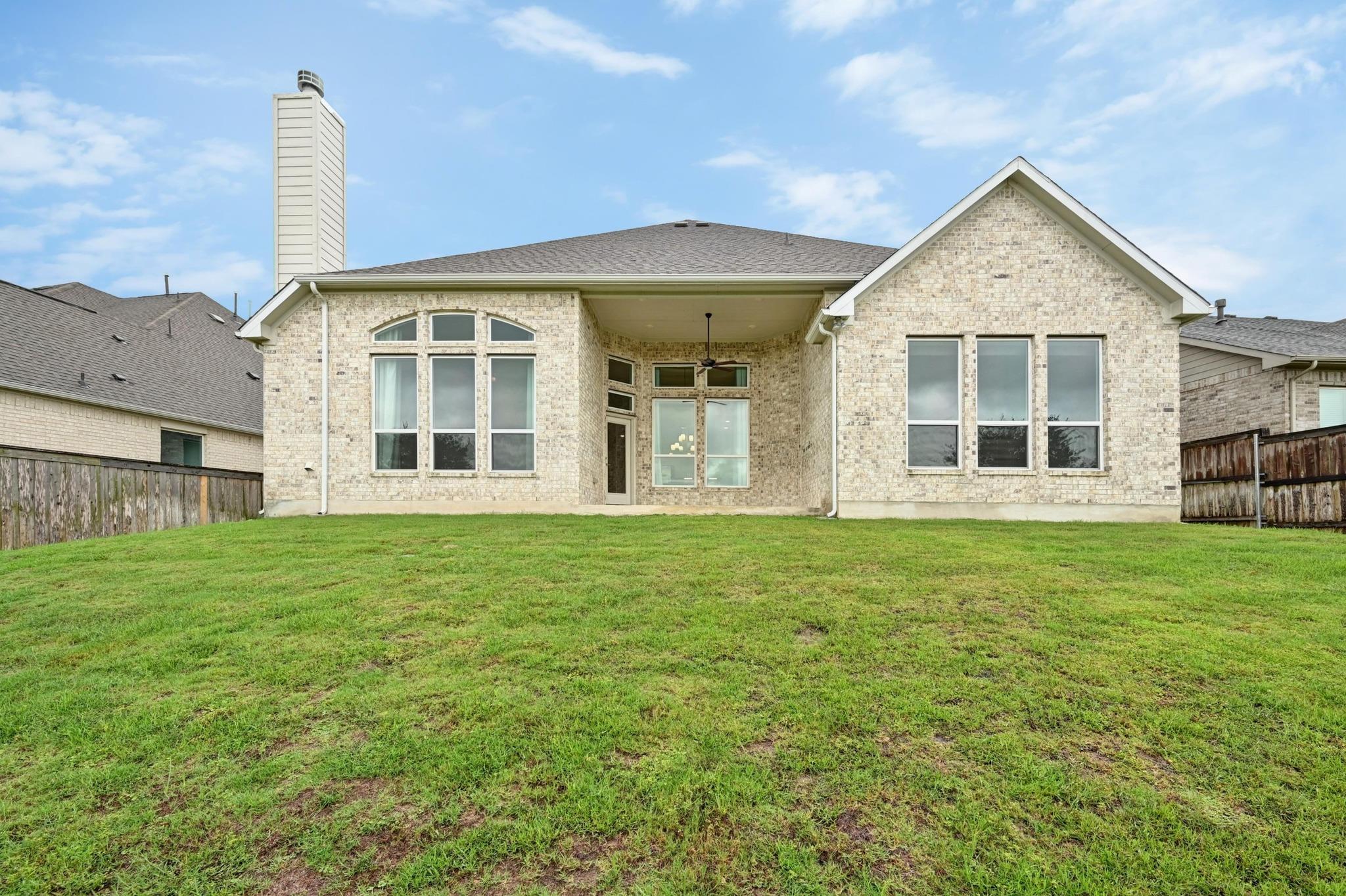 880 Cherrystone Loop, Buda, TX 78610