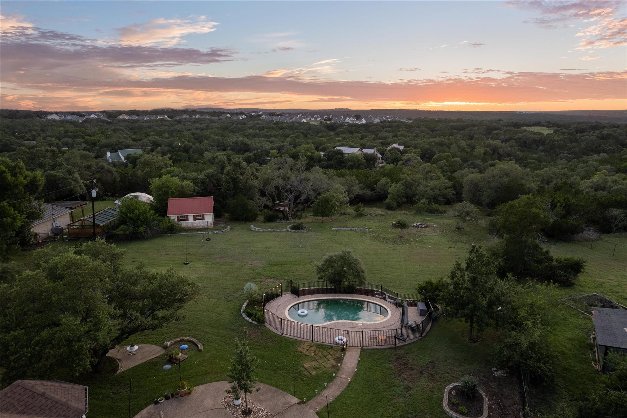 626 Canyon Rim Dr, Dripping Springs, TX 78620