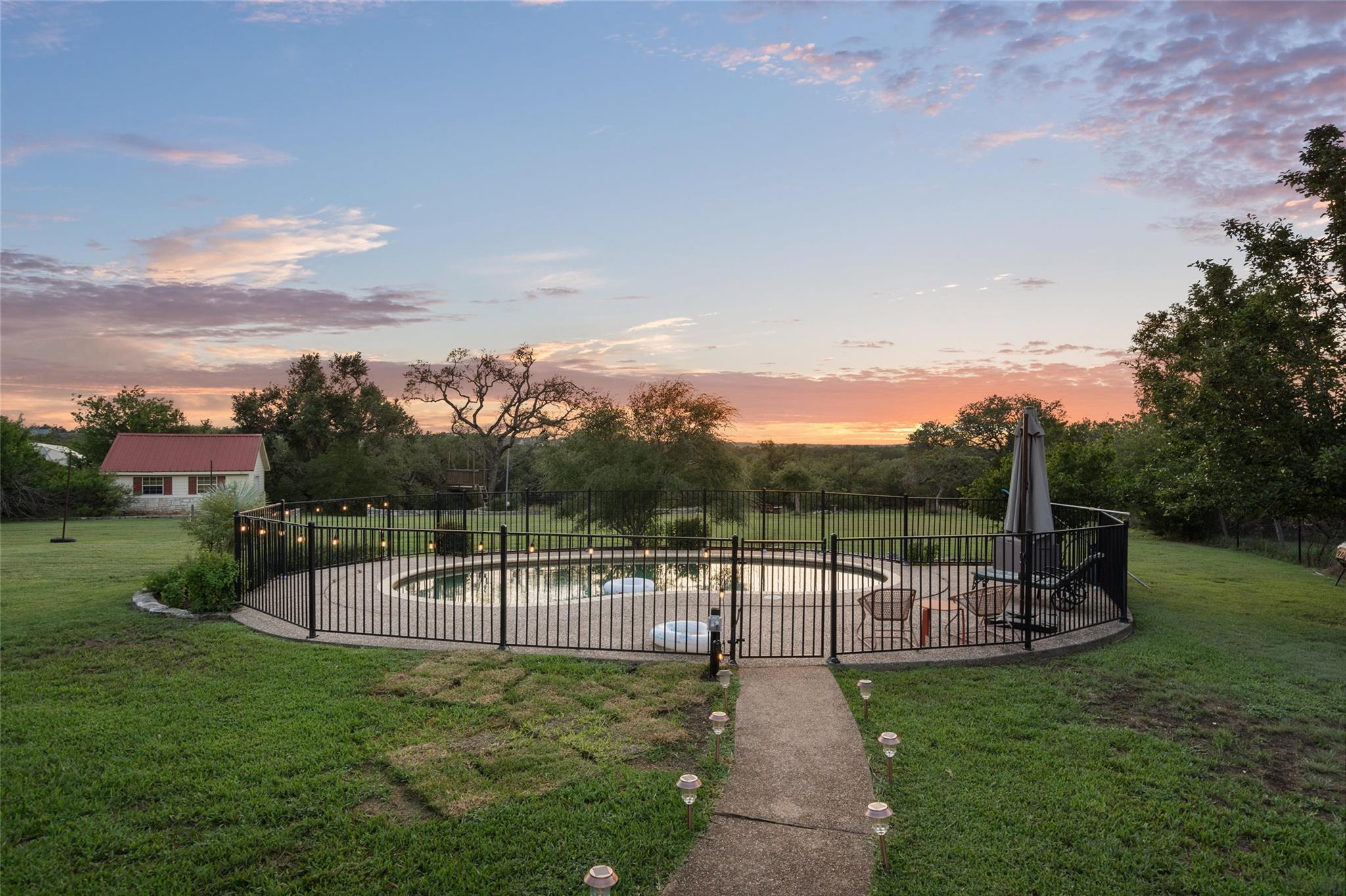 626 Canyon Rim Dr, Dripping Springs, TX 78620