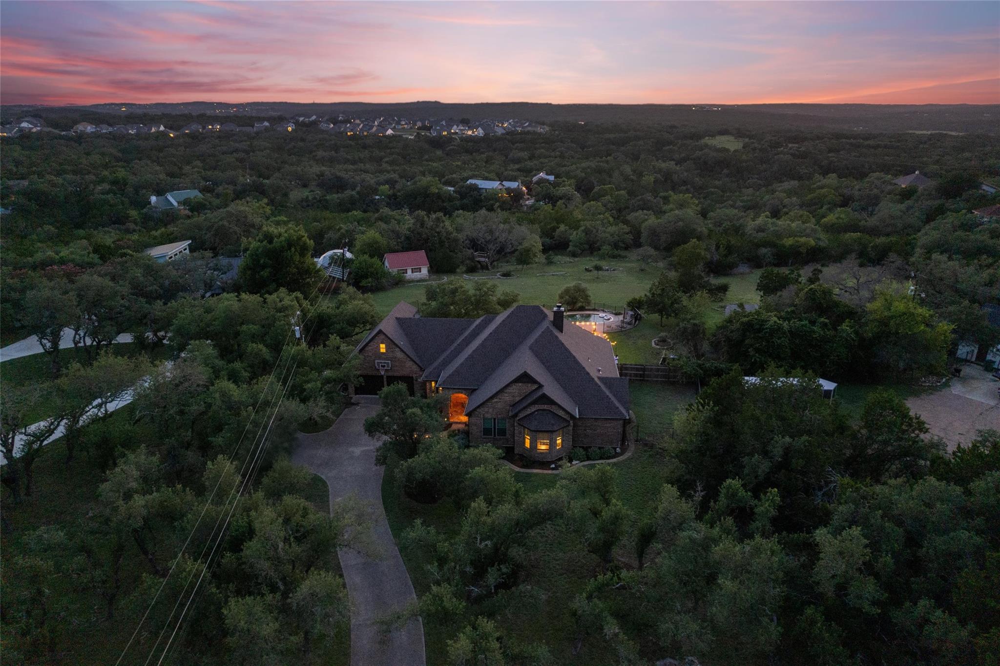 626 Canyon Rim Dr, Dripping Springs, TX 78620