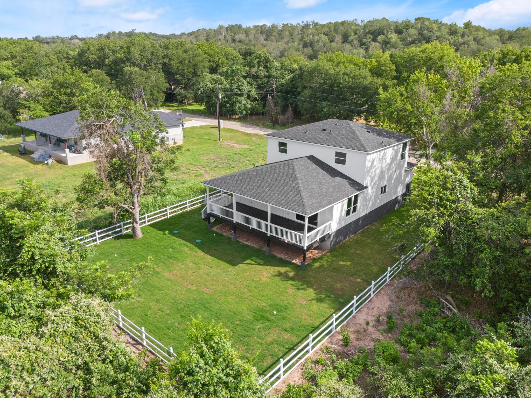 147 Kahana Ln, Bastrop, TX 78602