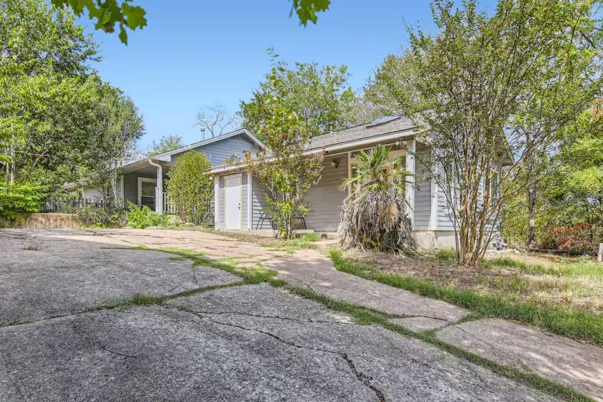 1202 Loma #A & B Dr, Austin, TX 78741