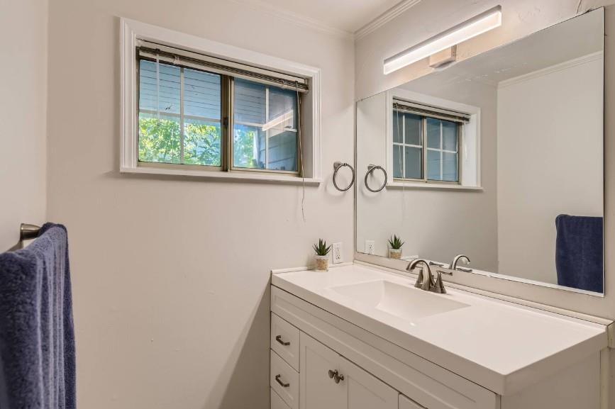 1202 Loma #A & B Dr, Austin, TX 78741