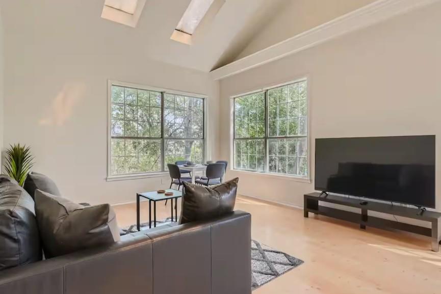 1202 Loma #A & B Dr, Austin, TX 78741