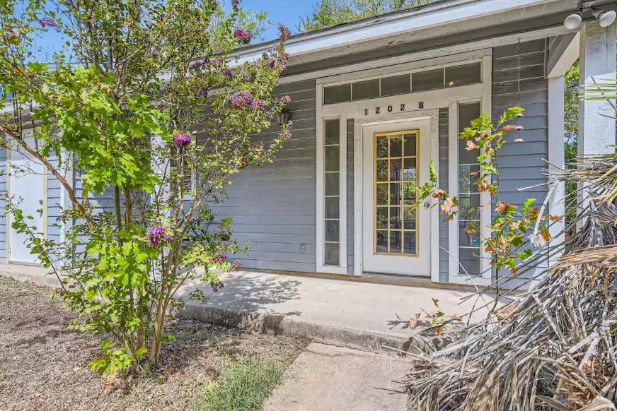 1202 Loma #A & B Dr, Austin, TX 78741