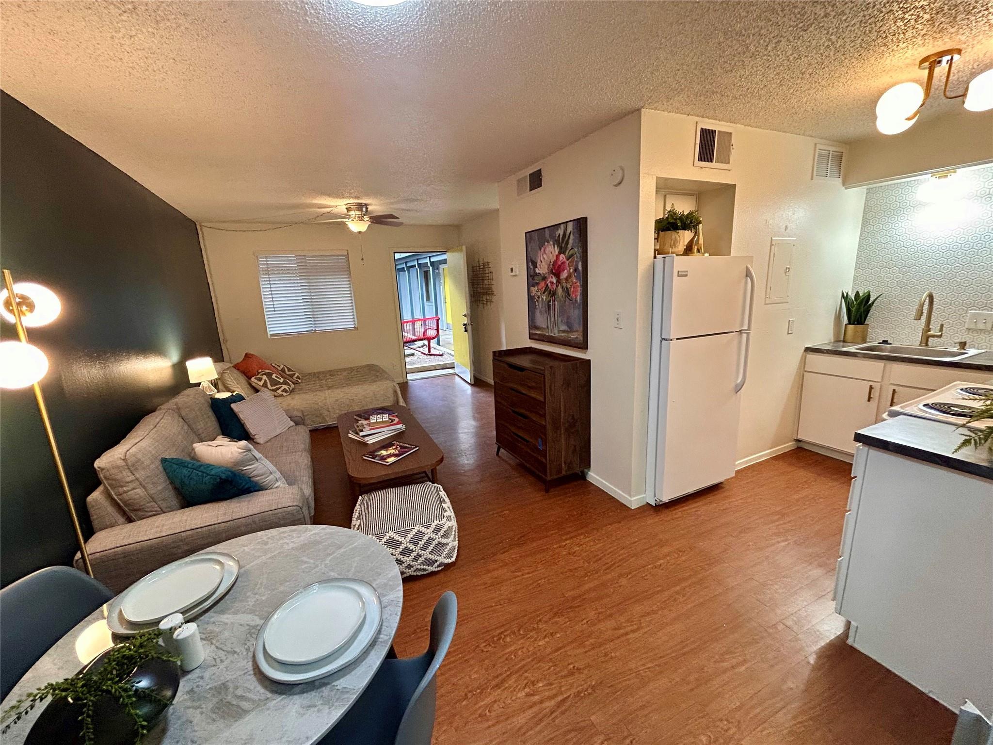 4209 Avenue B Ave # 108, Austin, TX 78751