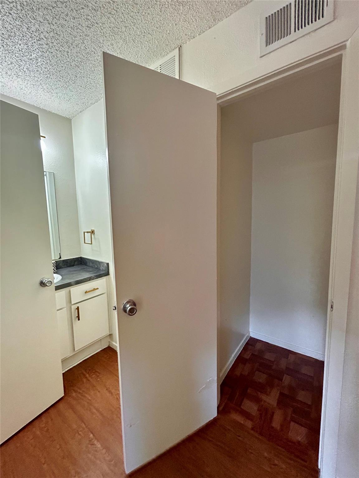 4209 Avenue B Ave # 108, Austin, TX 78751