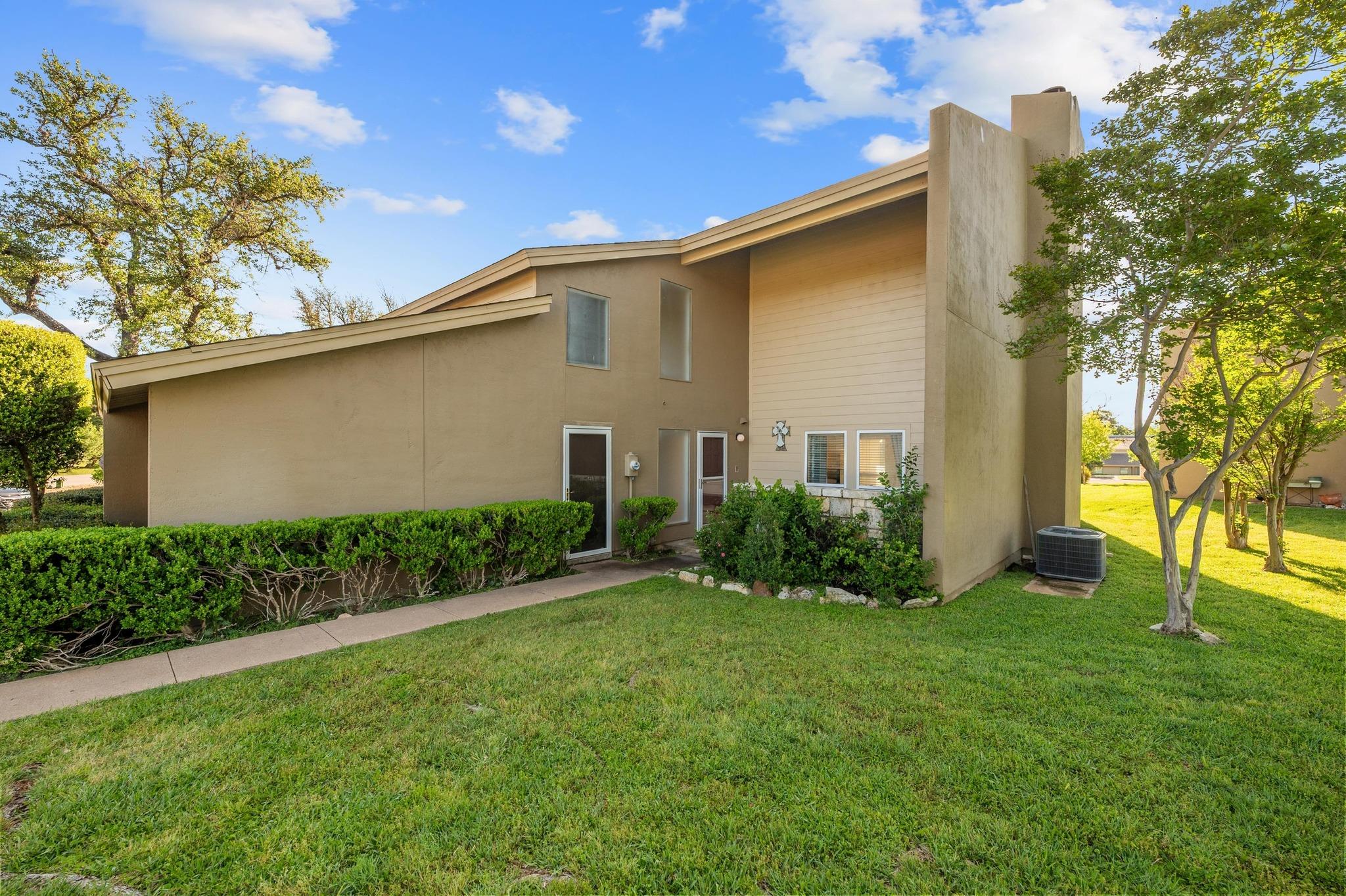 211 Lido Cir N # 1, Lakeway, TX 78734