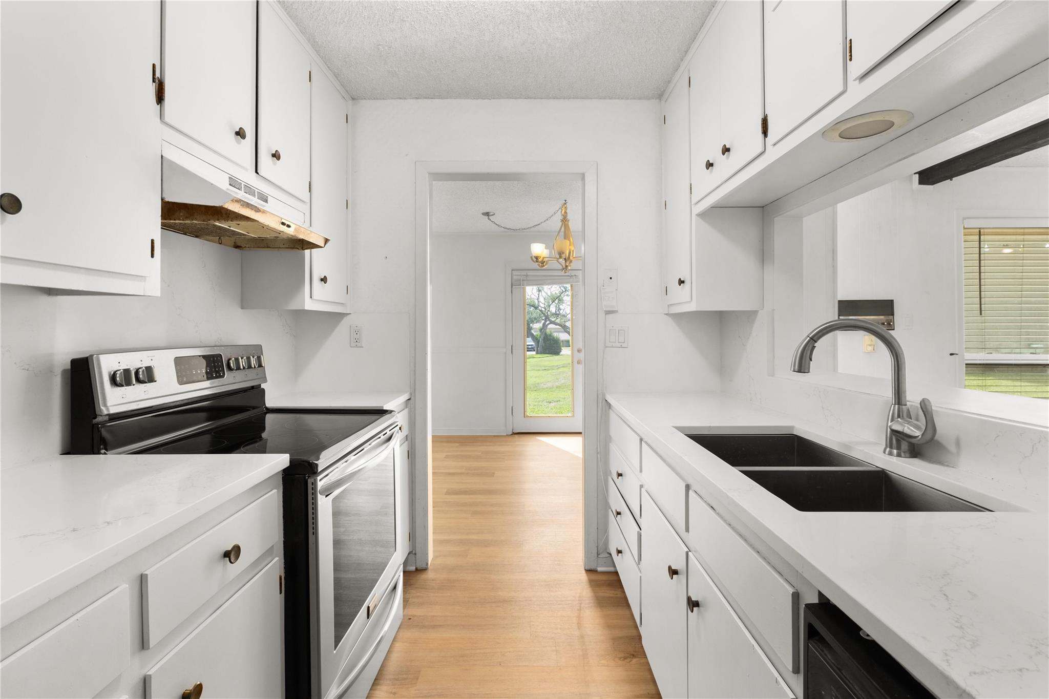 211 Lido Cir N # 1, Lakeway, TX 78734