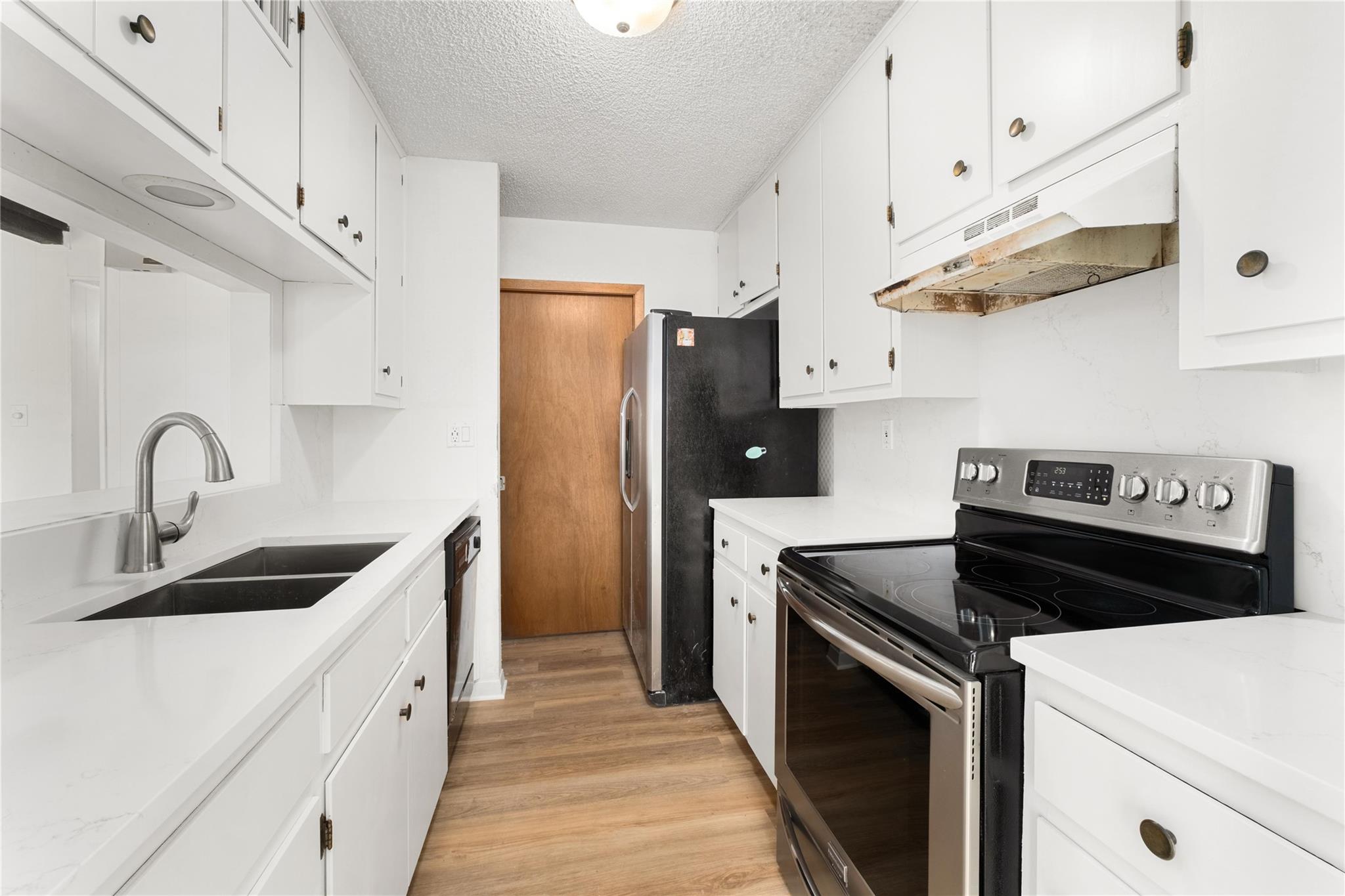 211 Lido Cir N # 1, Lakeway, TX 78734