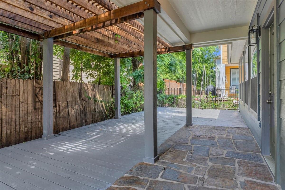 629 Twelve Oaks Ln, Austin, TX 78704