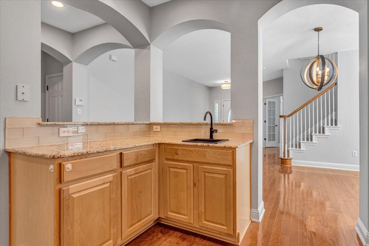 629 Twelve Oaks Ln, Austin, TX 78704